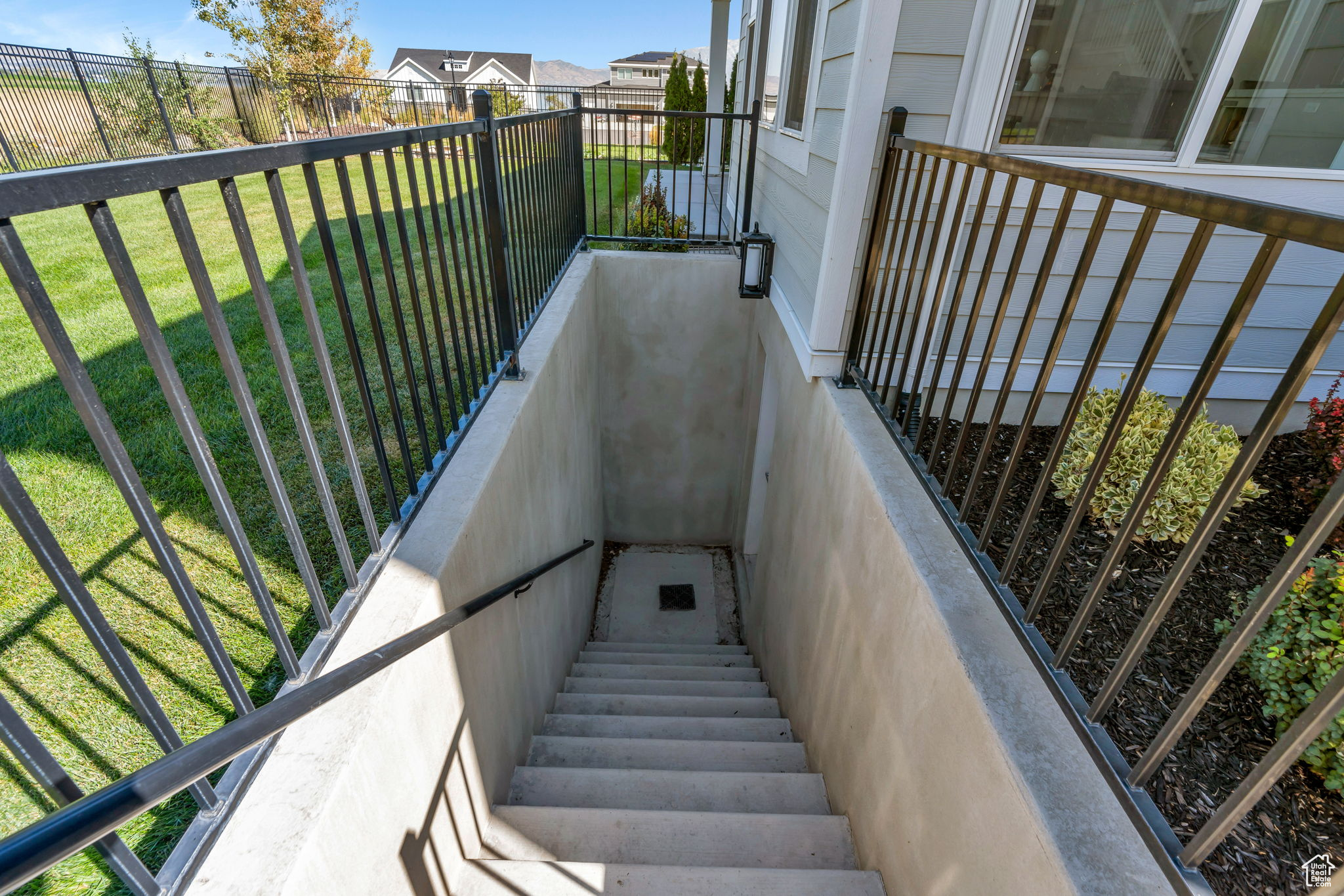 2397 S SERENE WAY