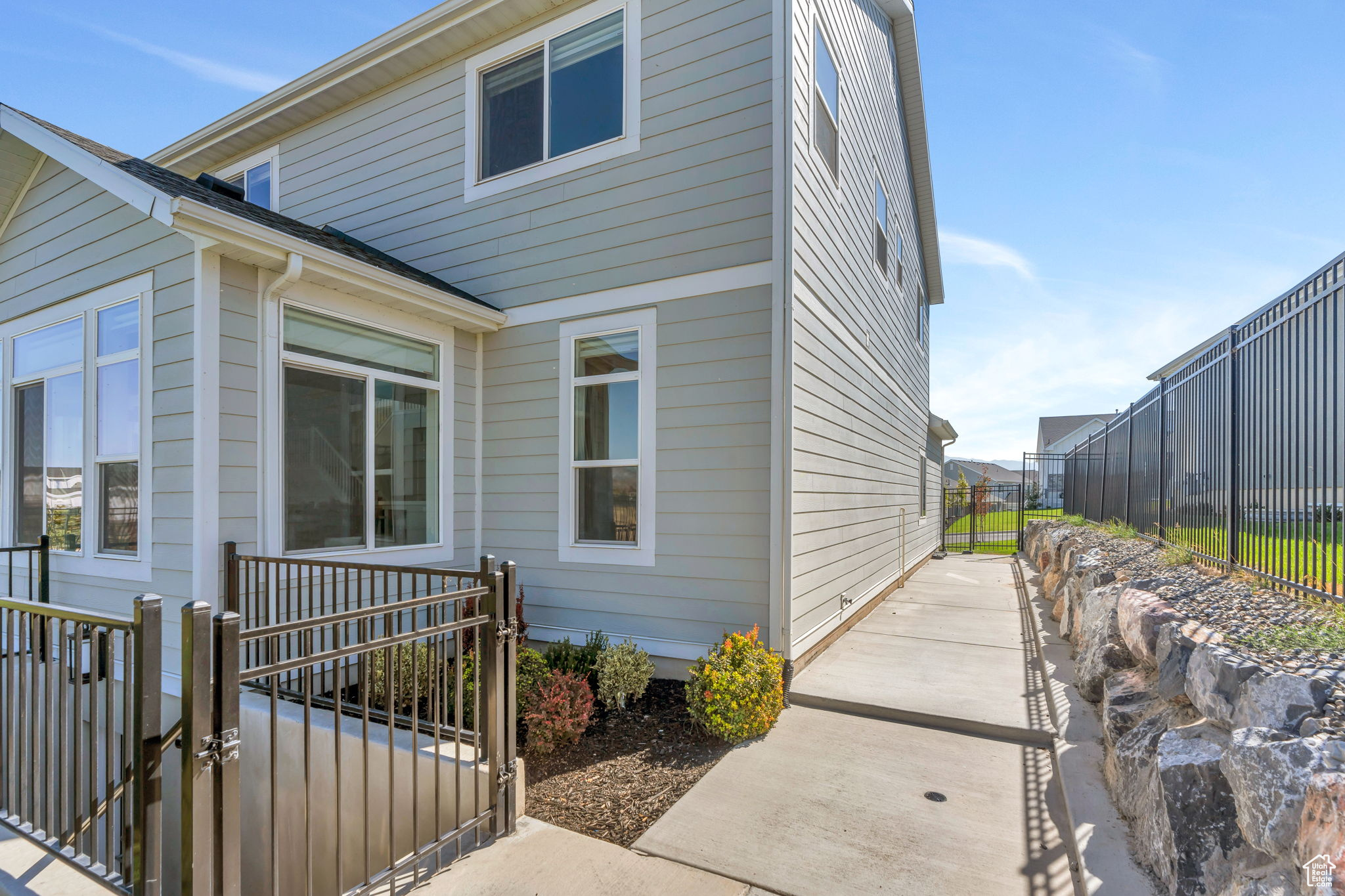 2397 S SERENE WAY
