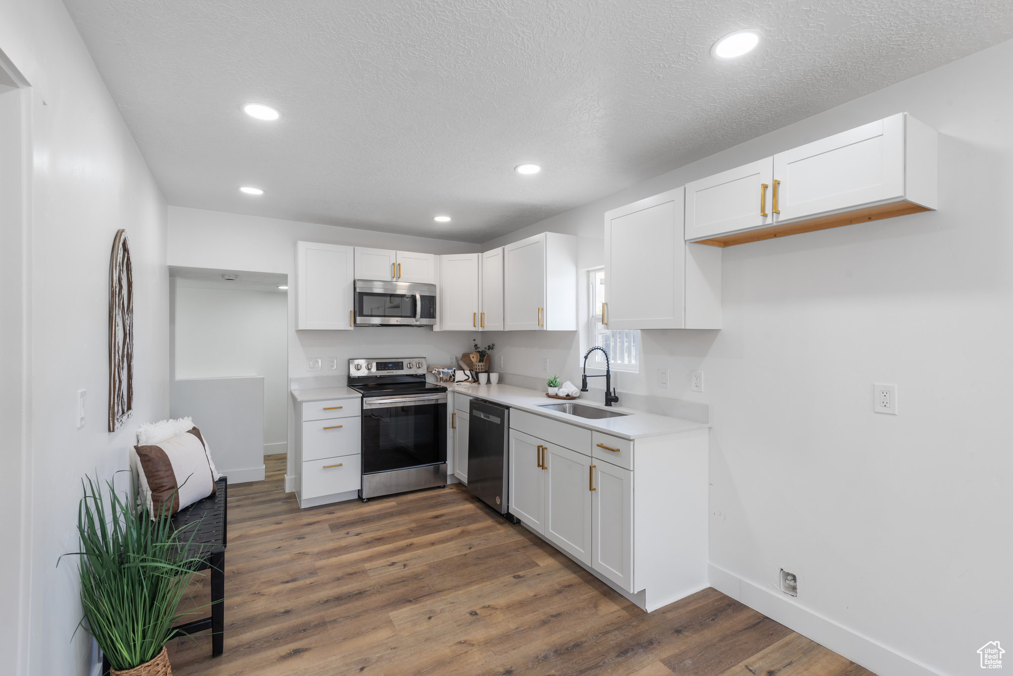156 DUCHESNE ST