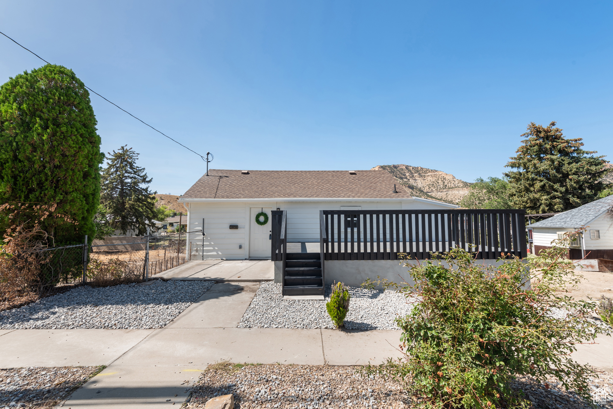 156 DUCHESNE ST