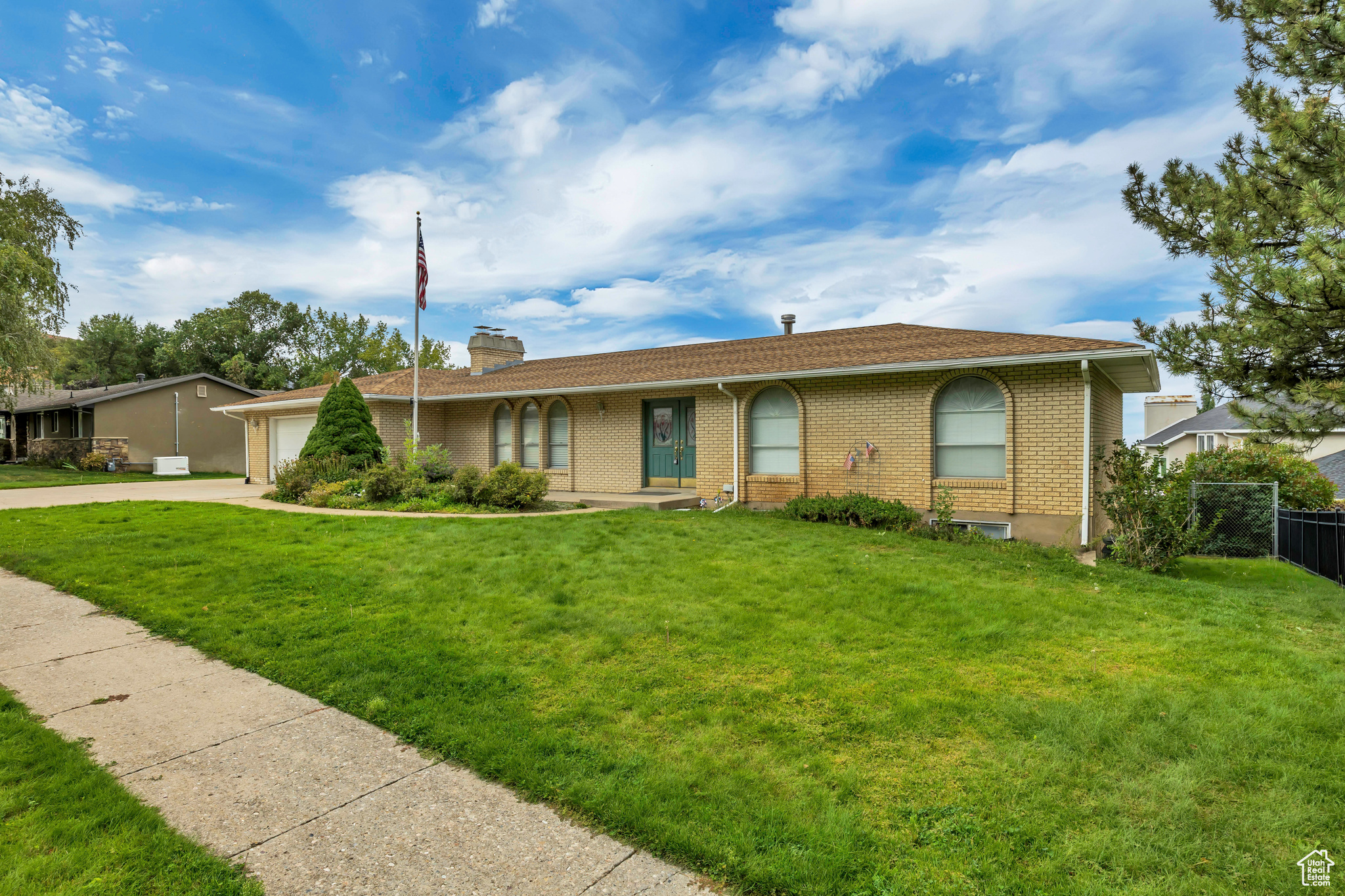 2506 GREEN OAKS DR