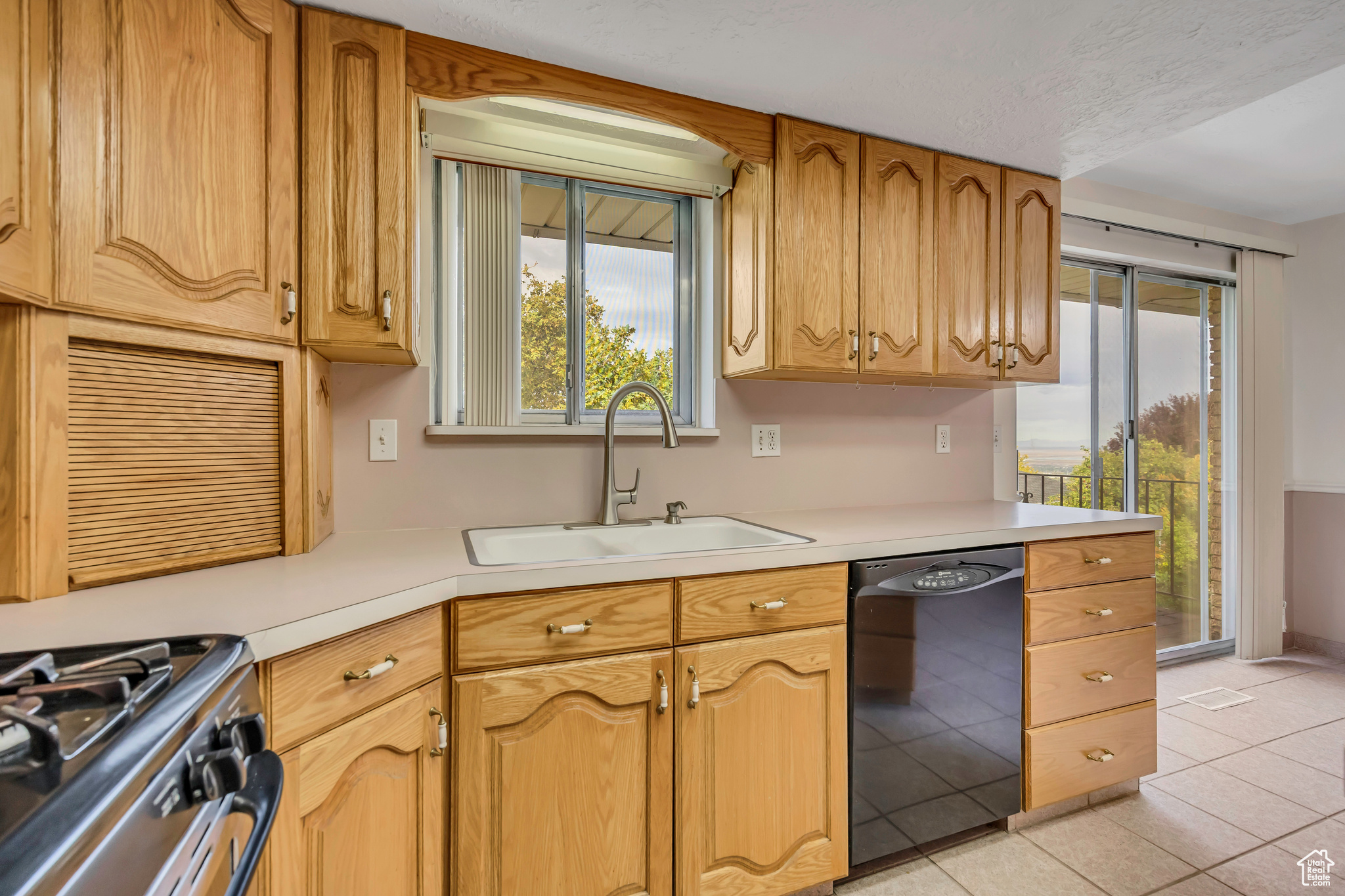 2506 GREEN OAKS DR