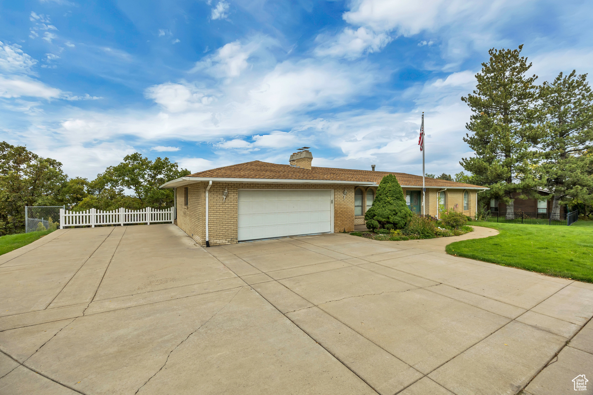 2506 GREEN OAKS DR