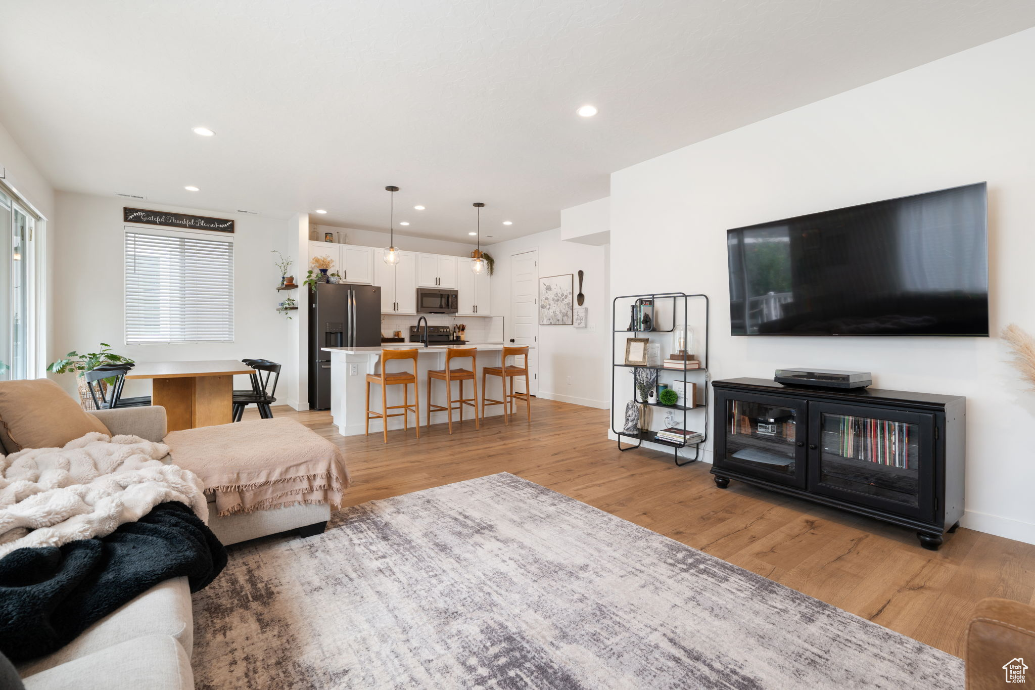 1541 W 250 N