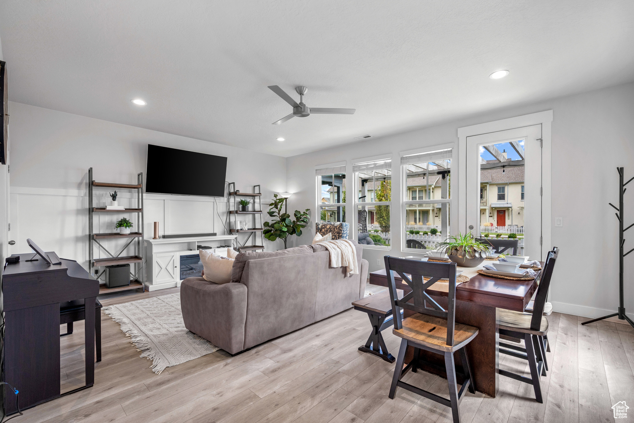 4652 W ISLA DAYBREAK RD #128
