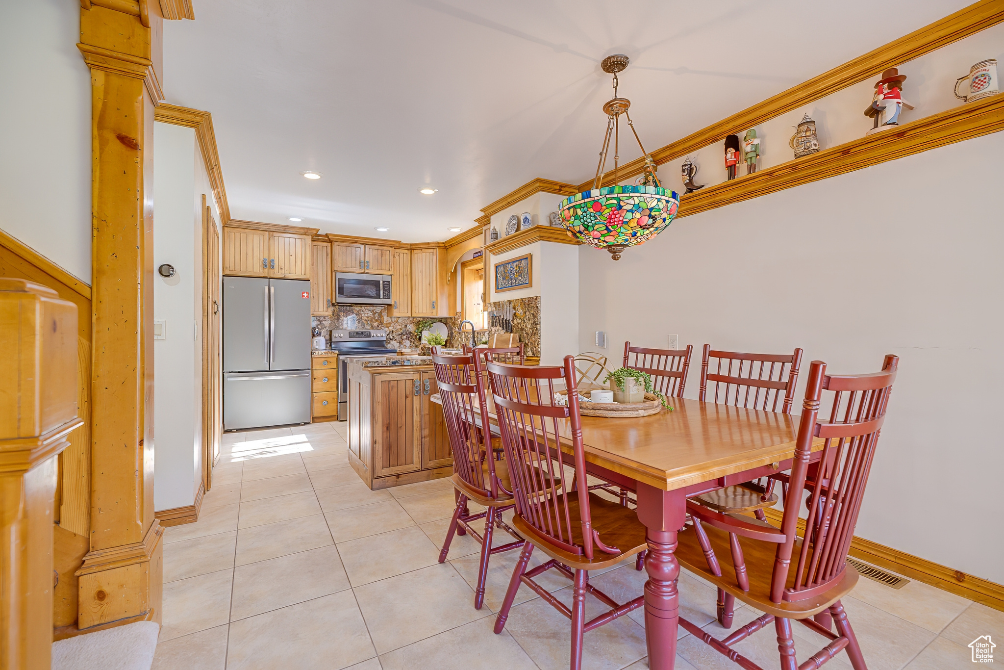 952 SCHNEITTER CIR
