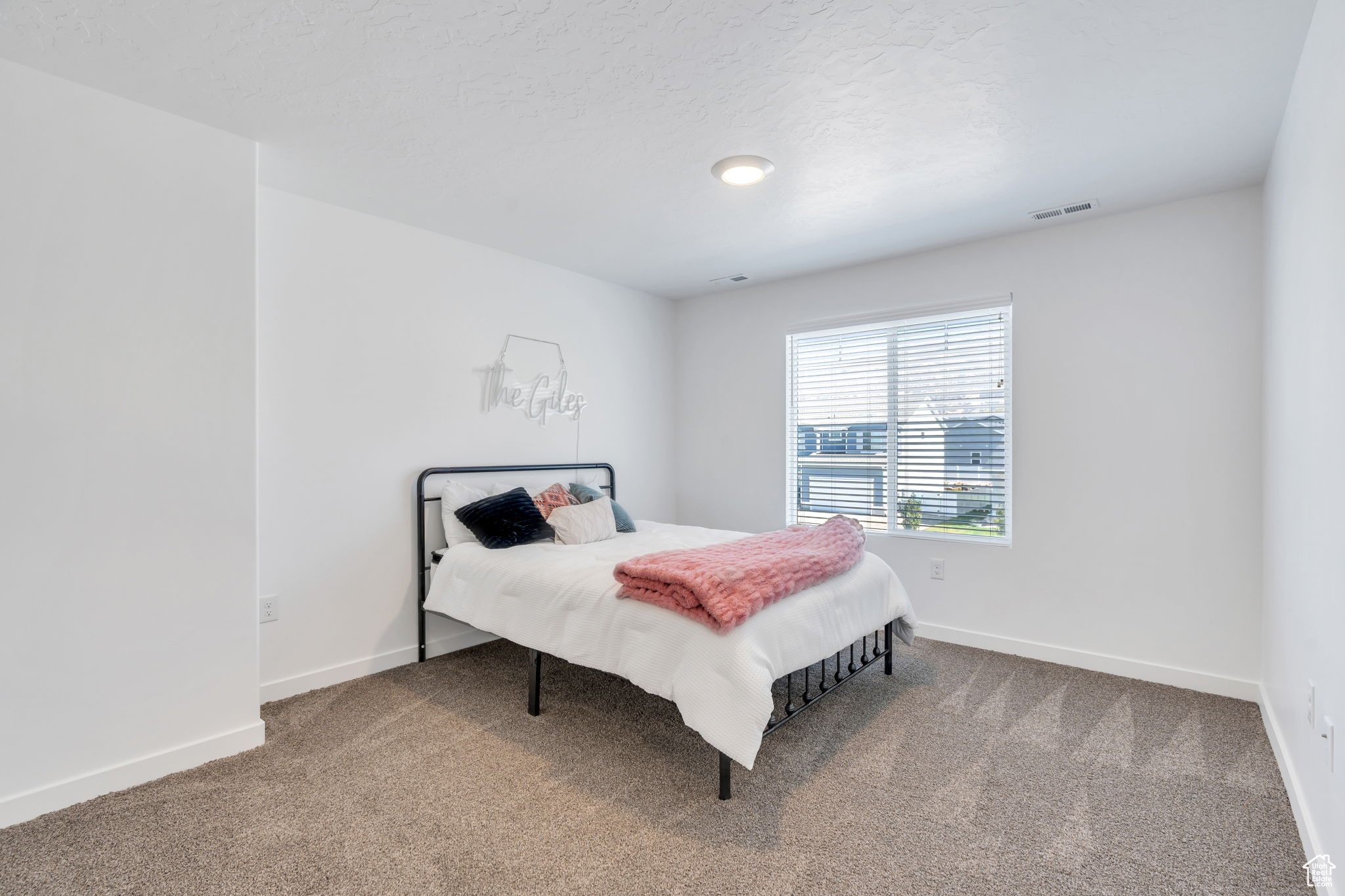 1304 S SAGEBRUSH DR