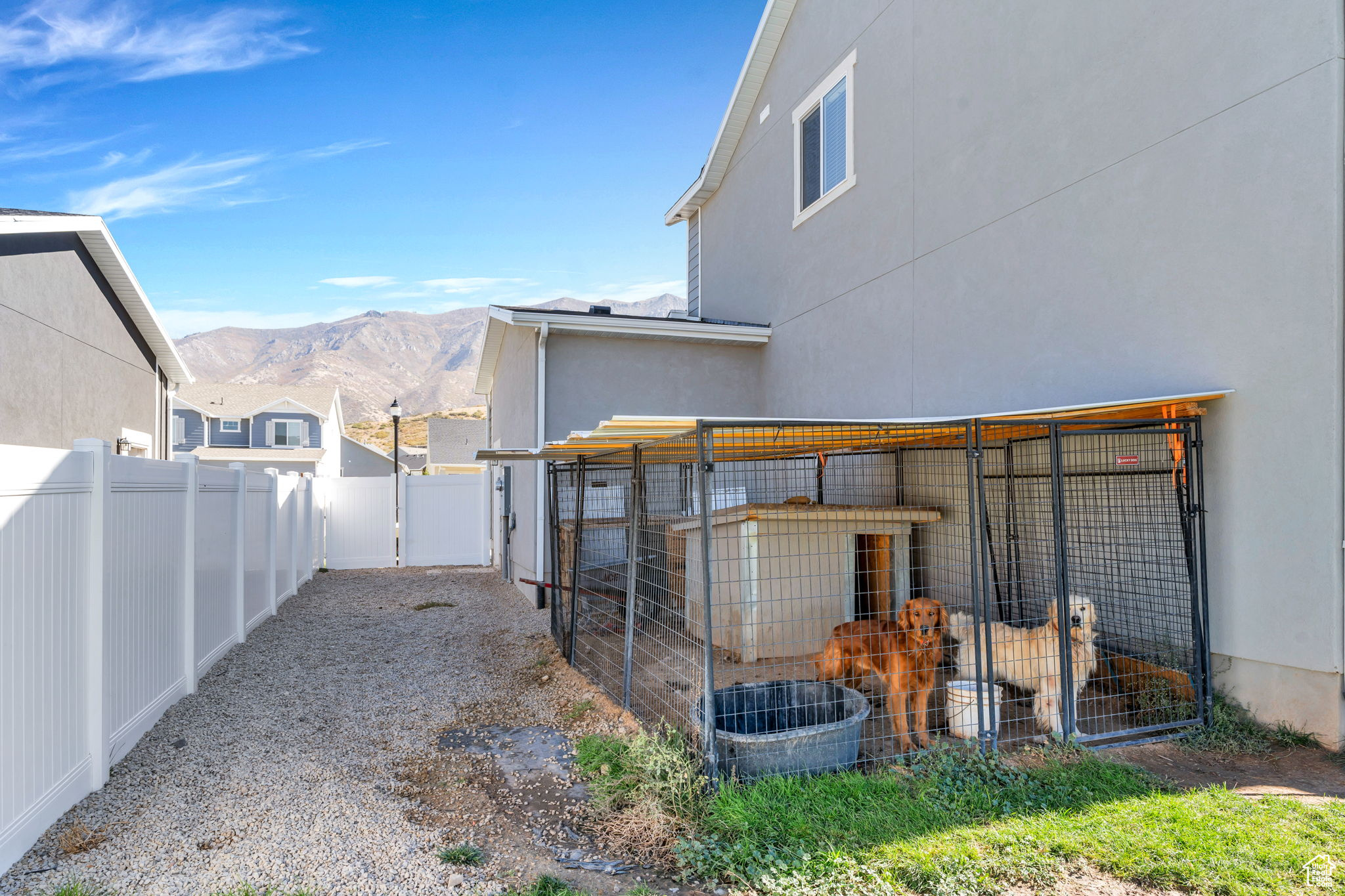 1304 S SAGEBRUSH DR