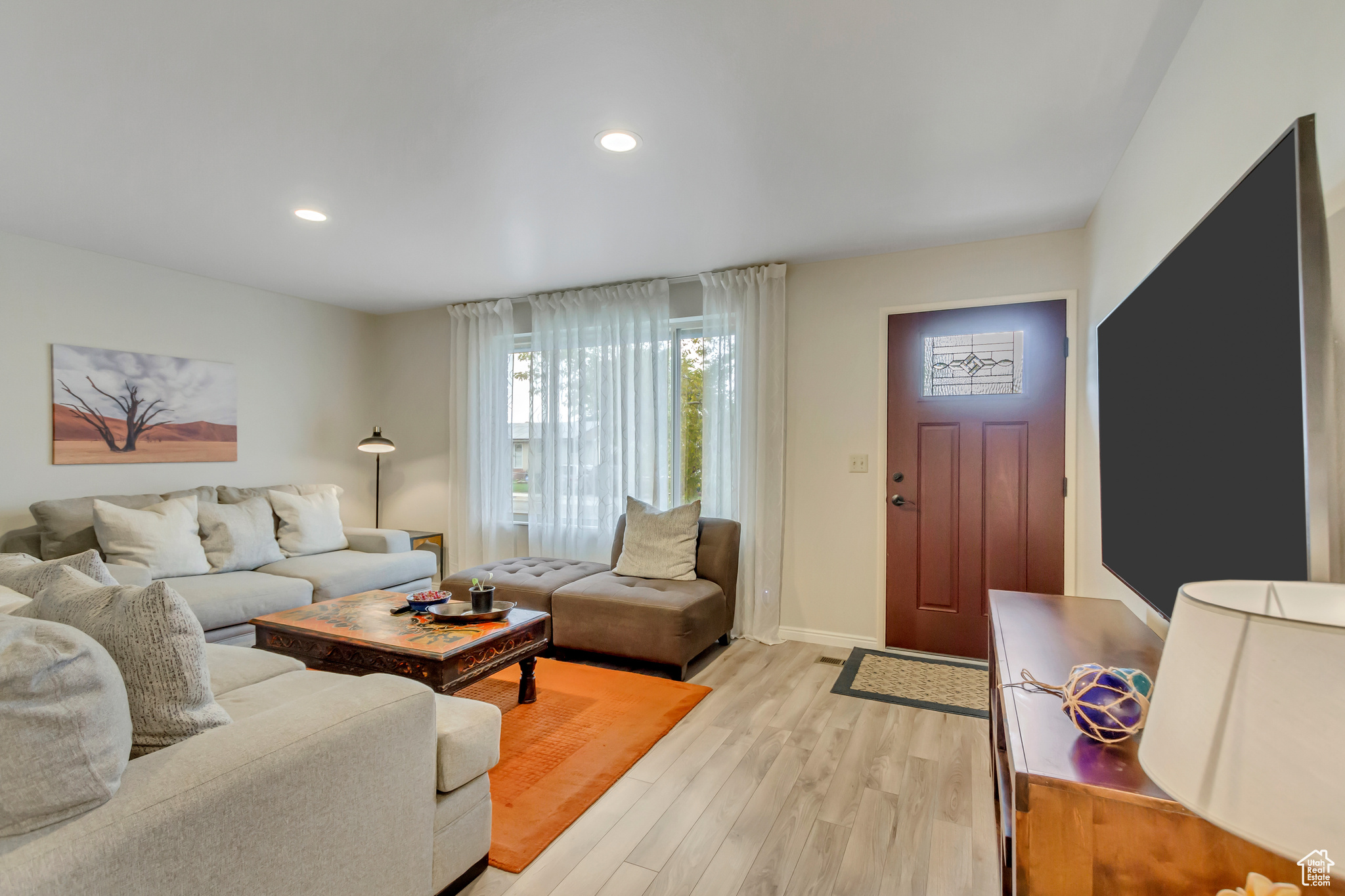 3503 W PAIUTE DR