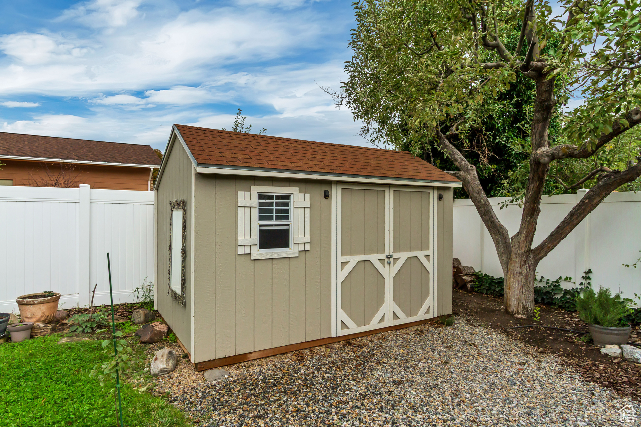 3503 W PAIUTE DR