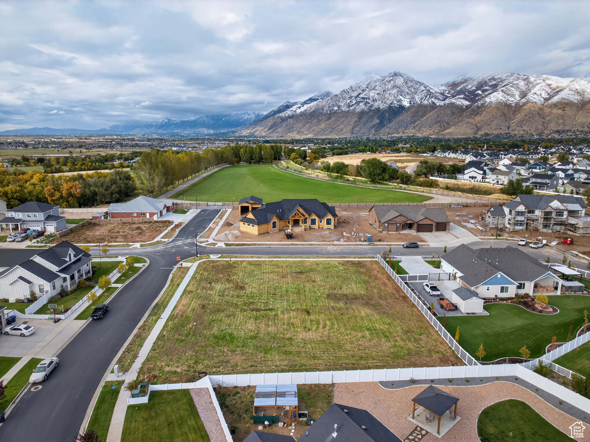 1228 N PONDEROSA LN Unit: 253