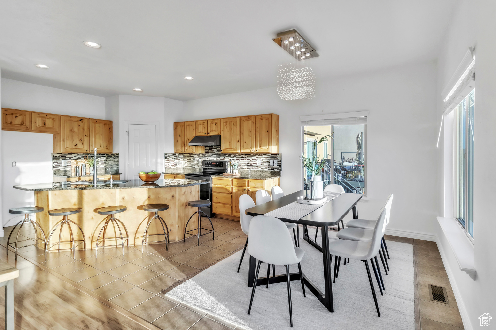 1961 WOODVIEW DR