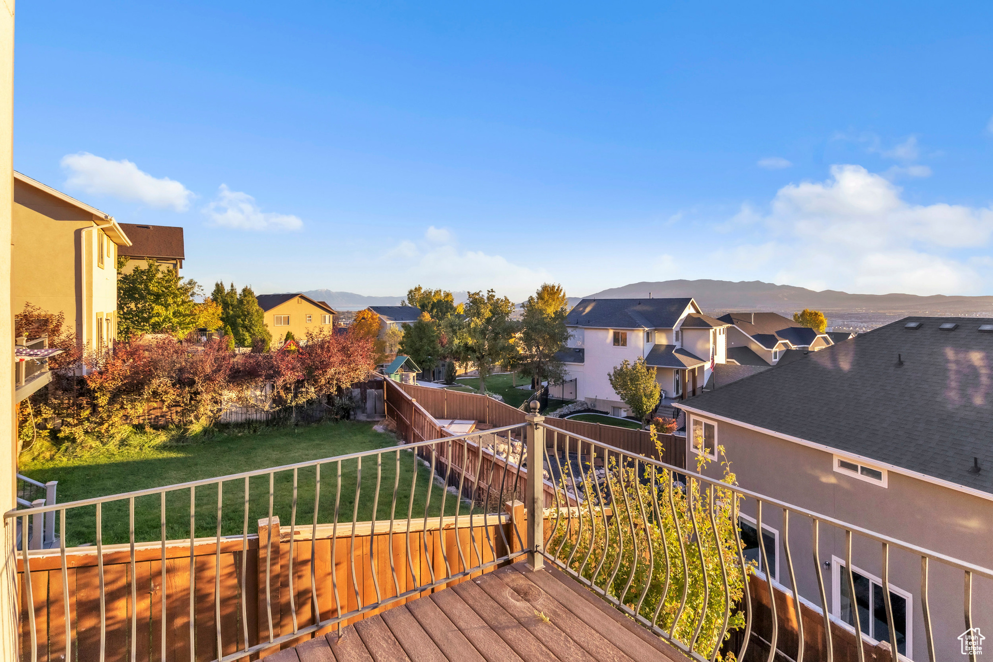 1961 WOODVIEW DR