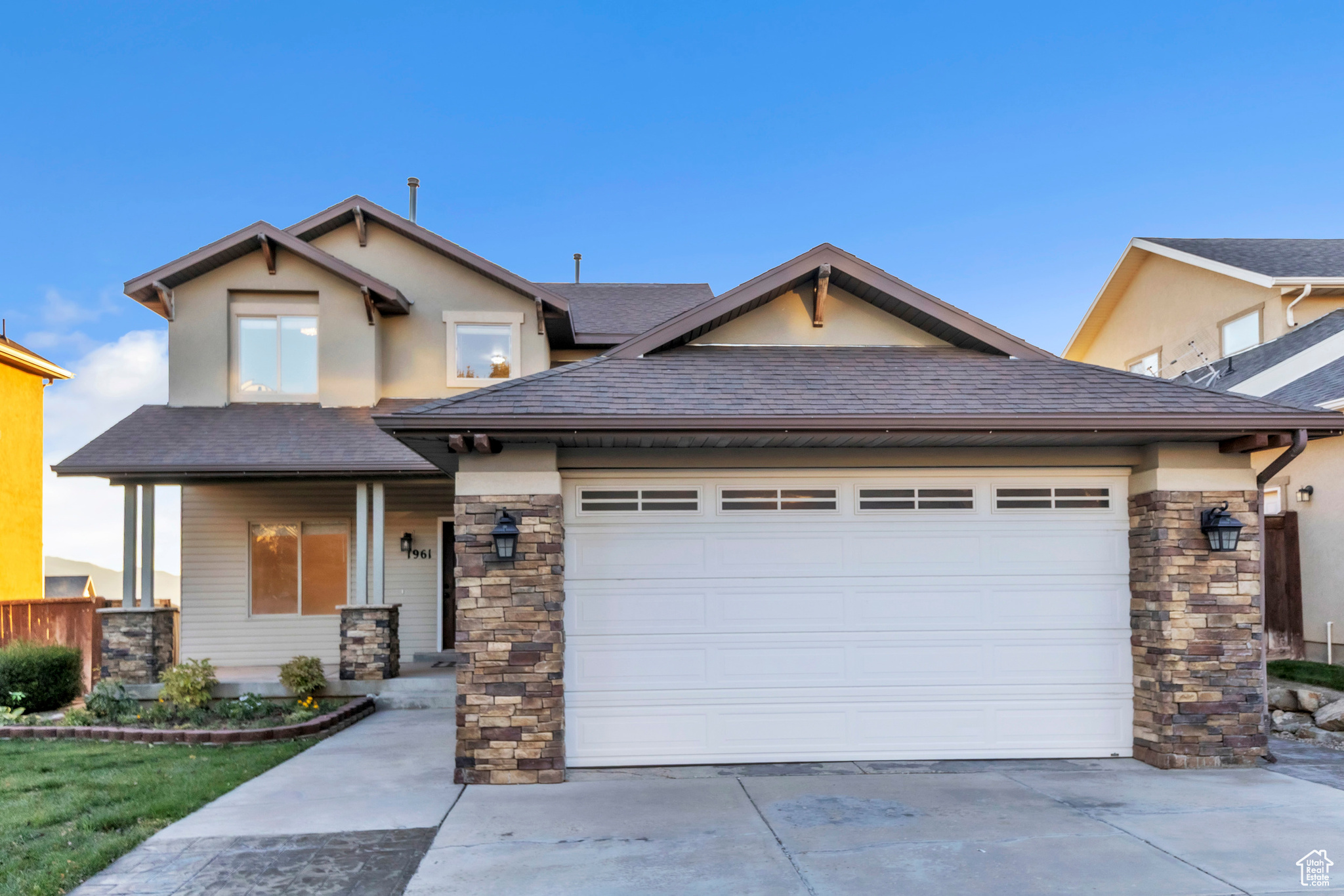 1961 WOODVIEW DR