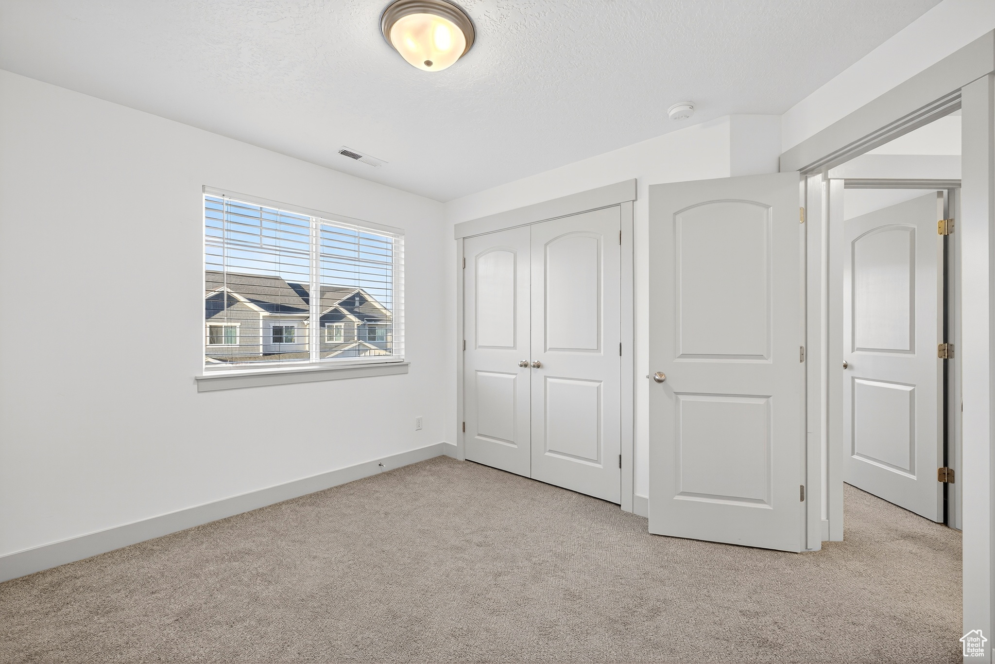 1533 W PISTON LN