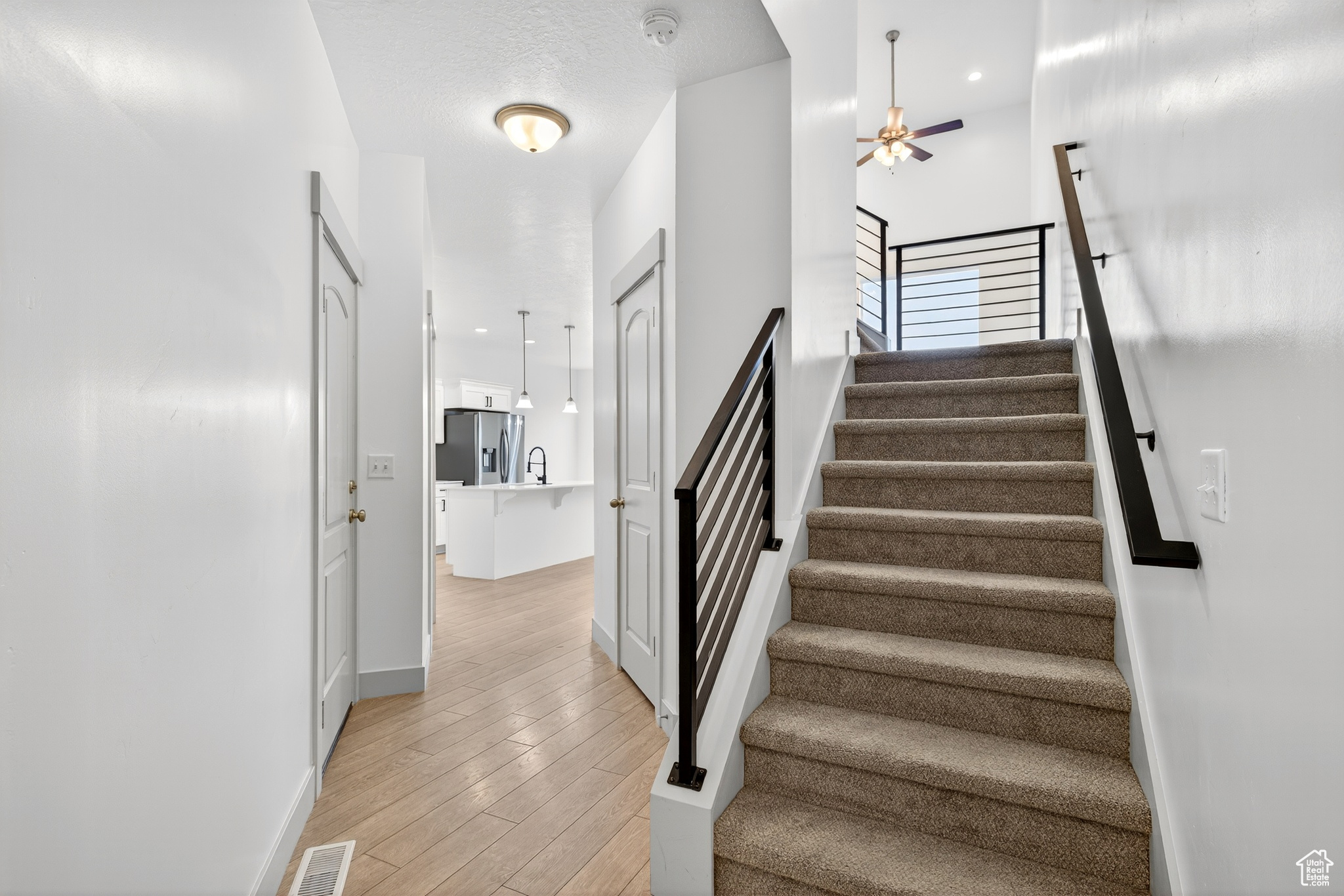 1533 W PISTON LN