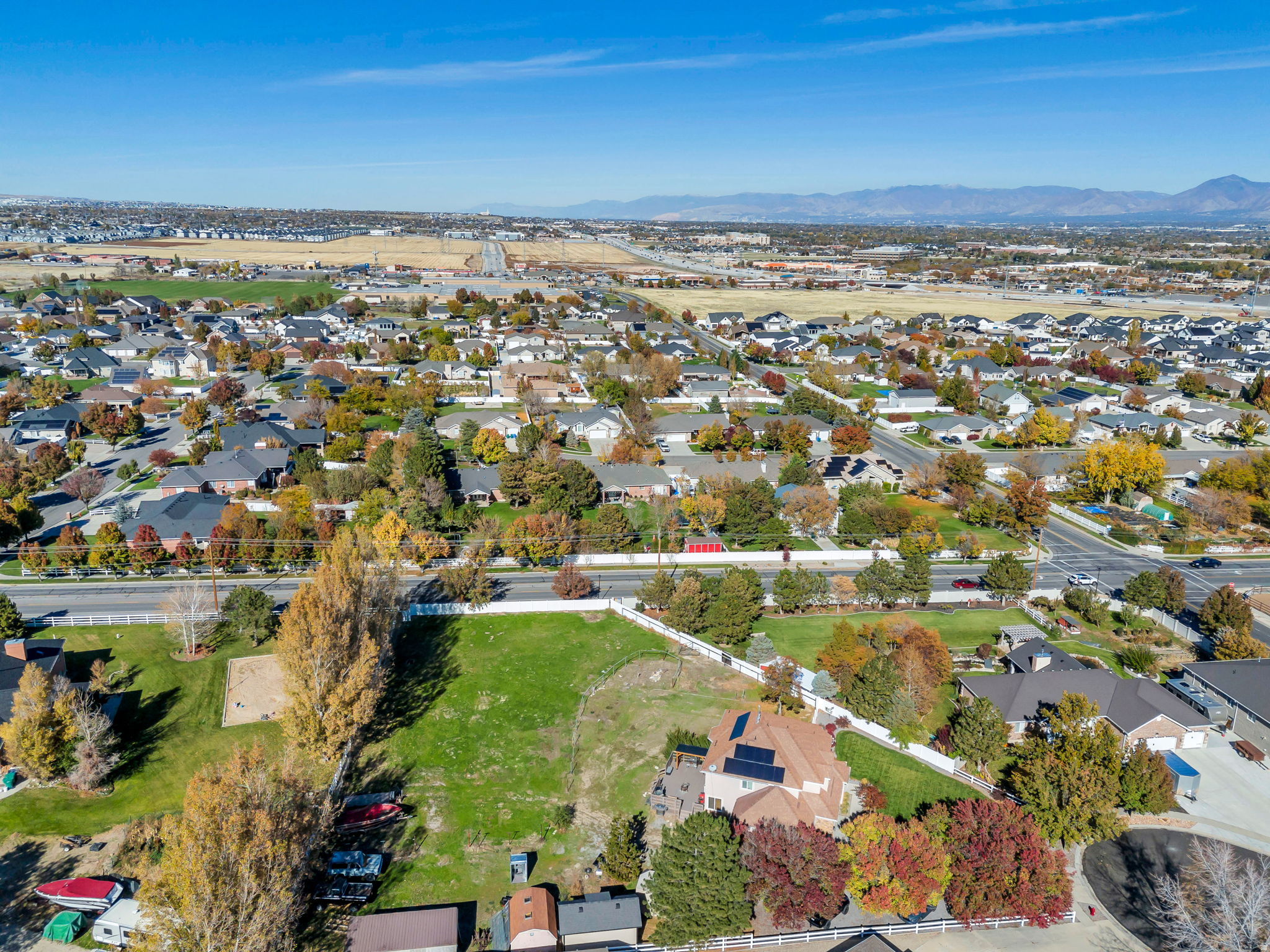 4056 W MULEY CT