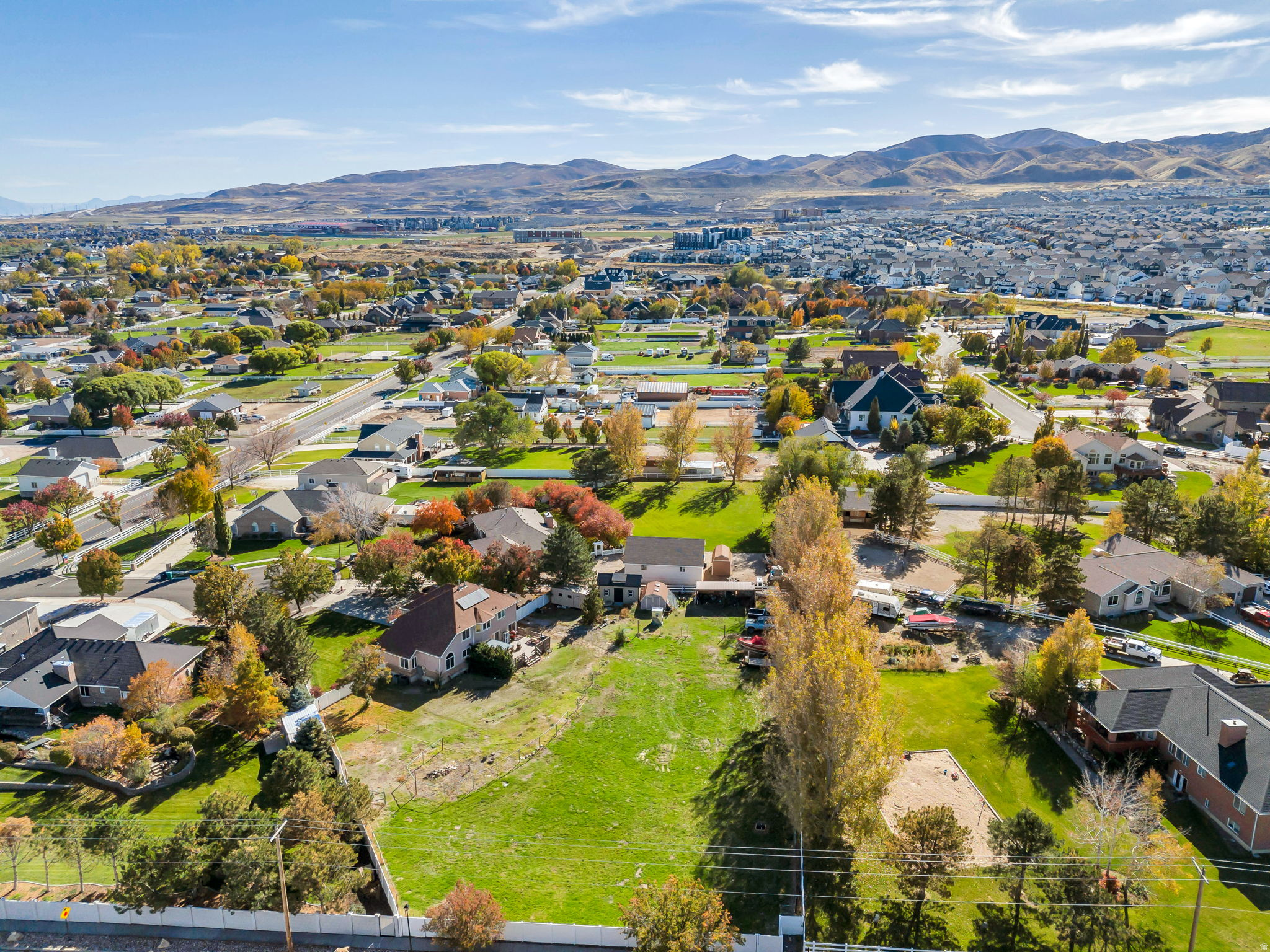 4056 W MULEY CT