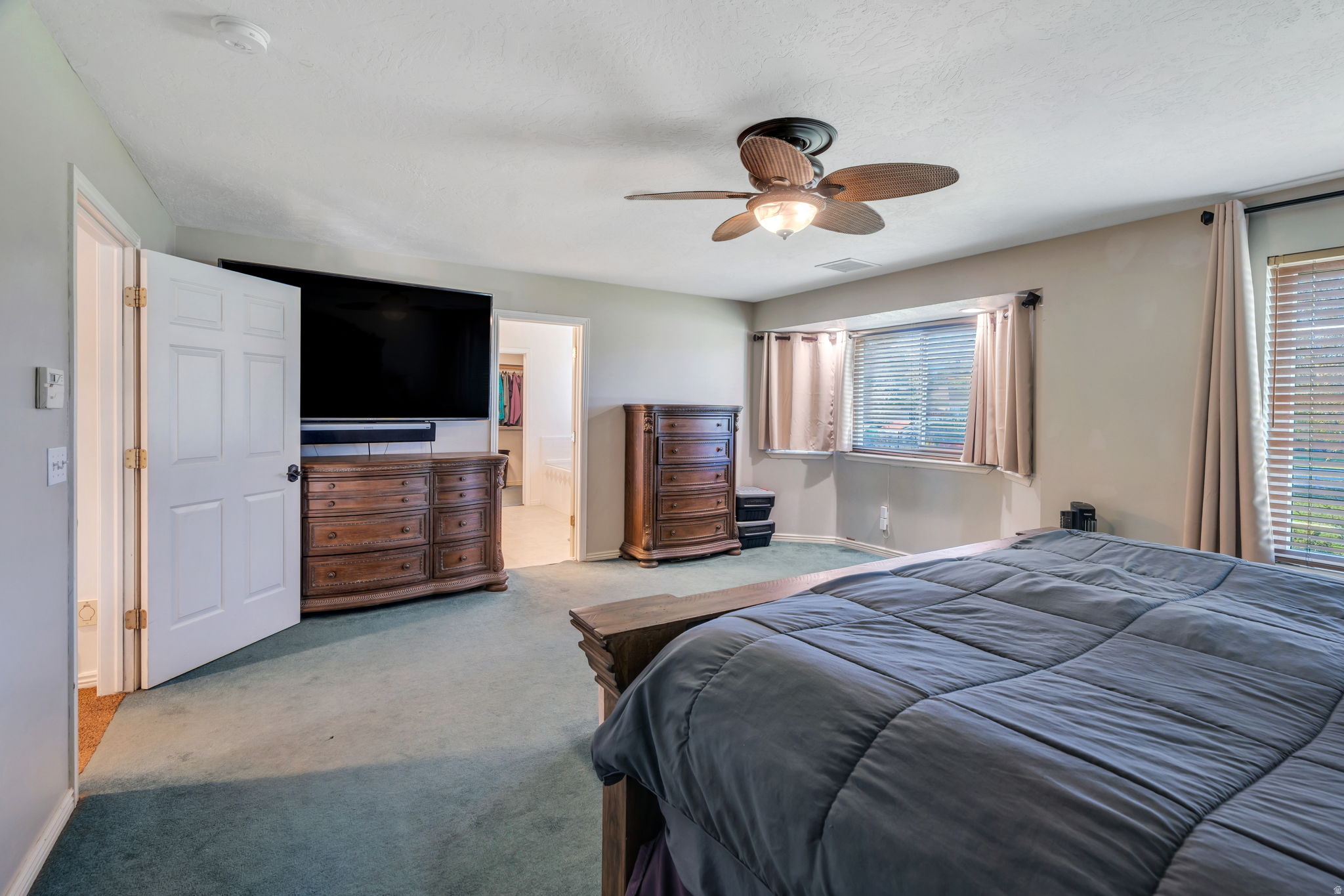 4056 W MULEY CT