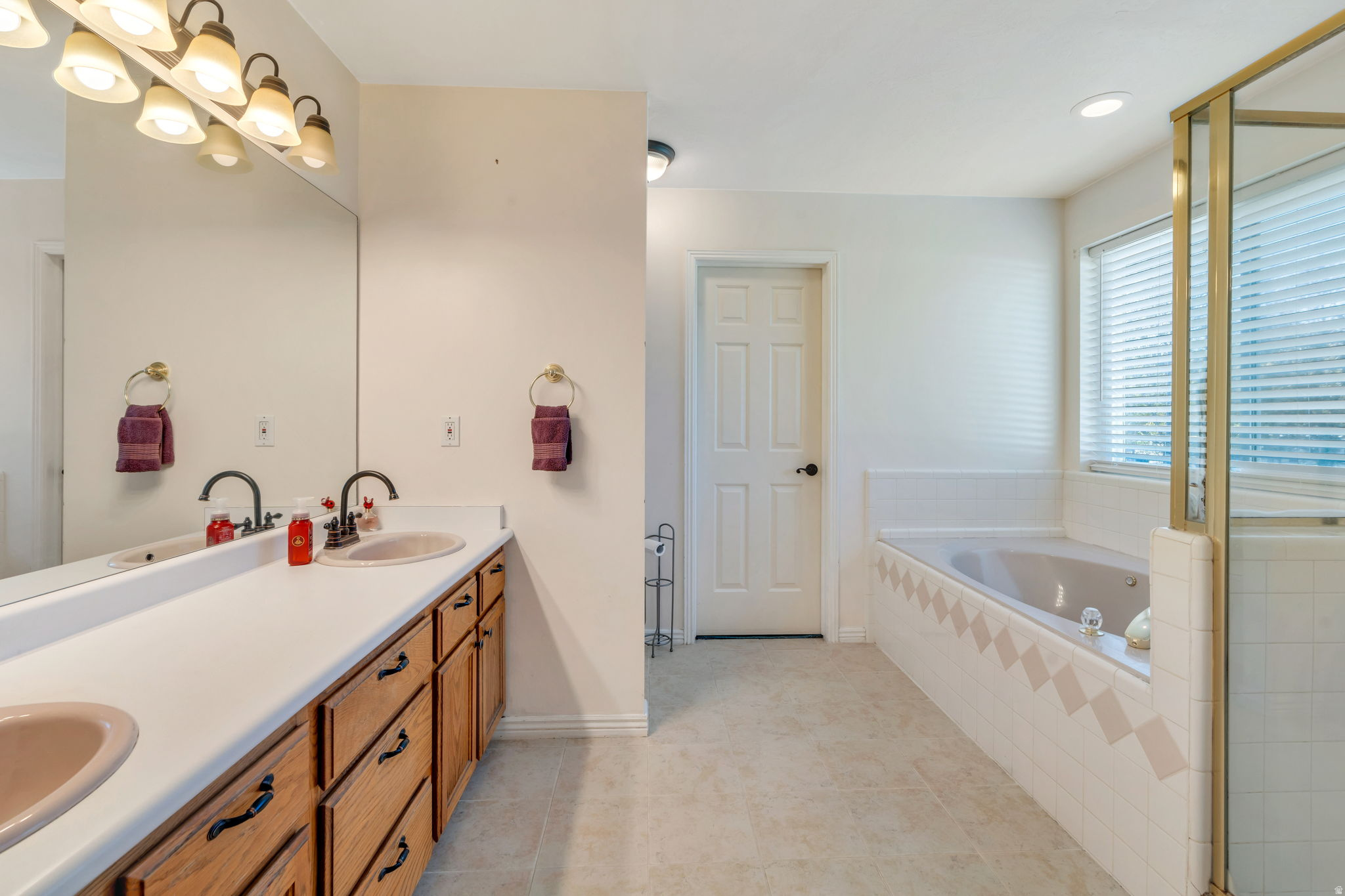 4056 W MULEY CT