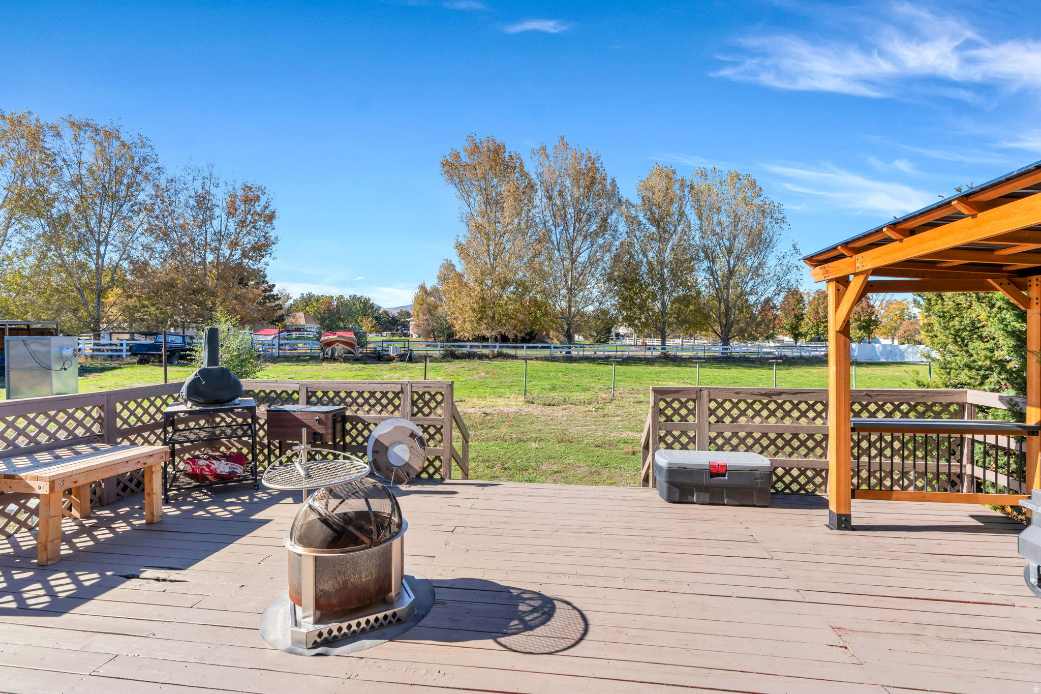 4056 W MULEY CT