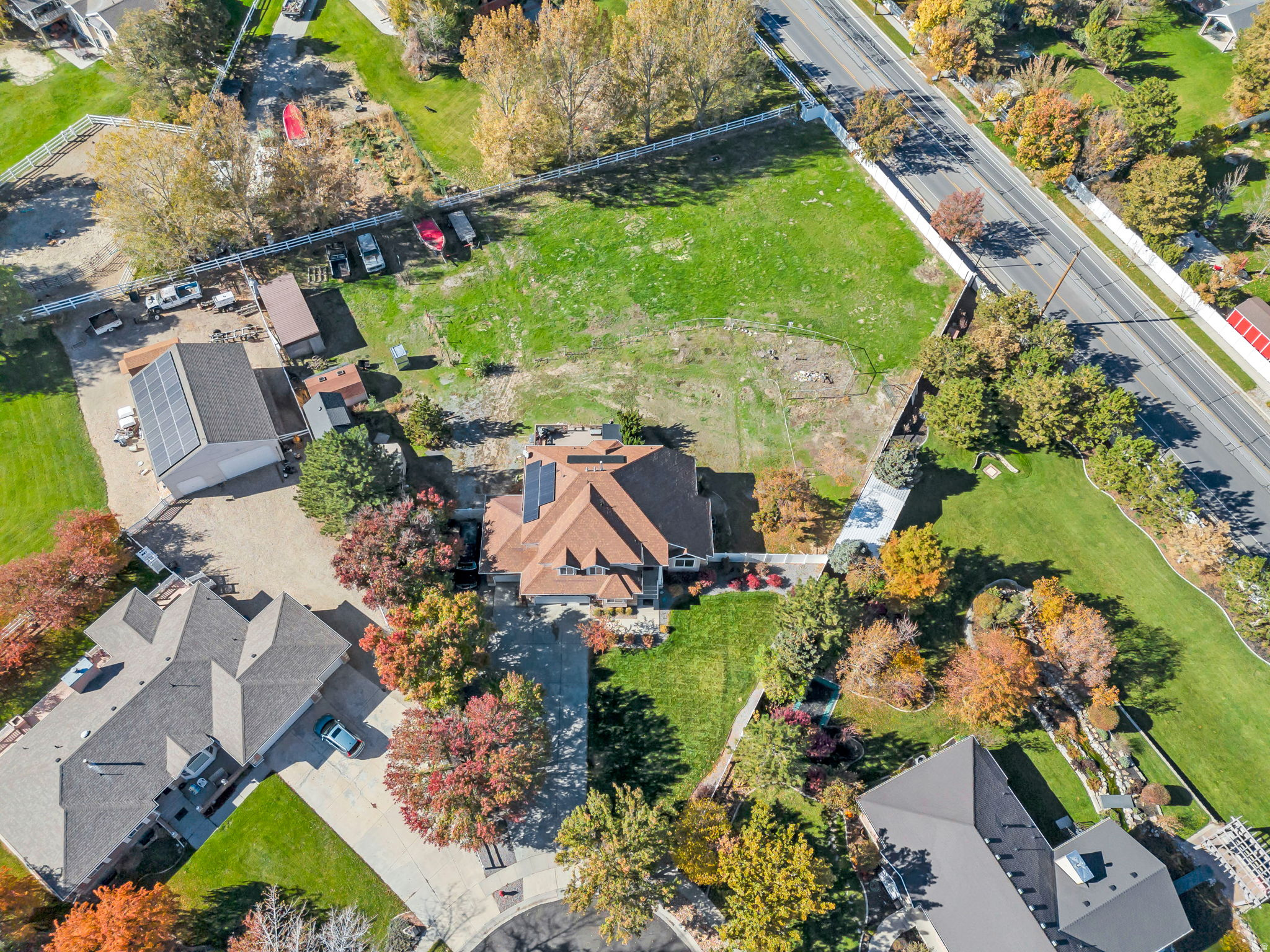 4056 W MULEY CT