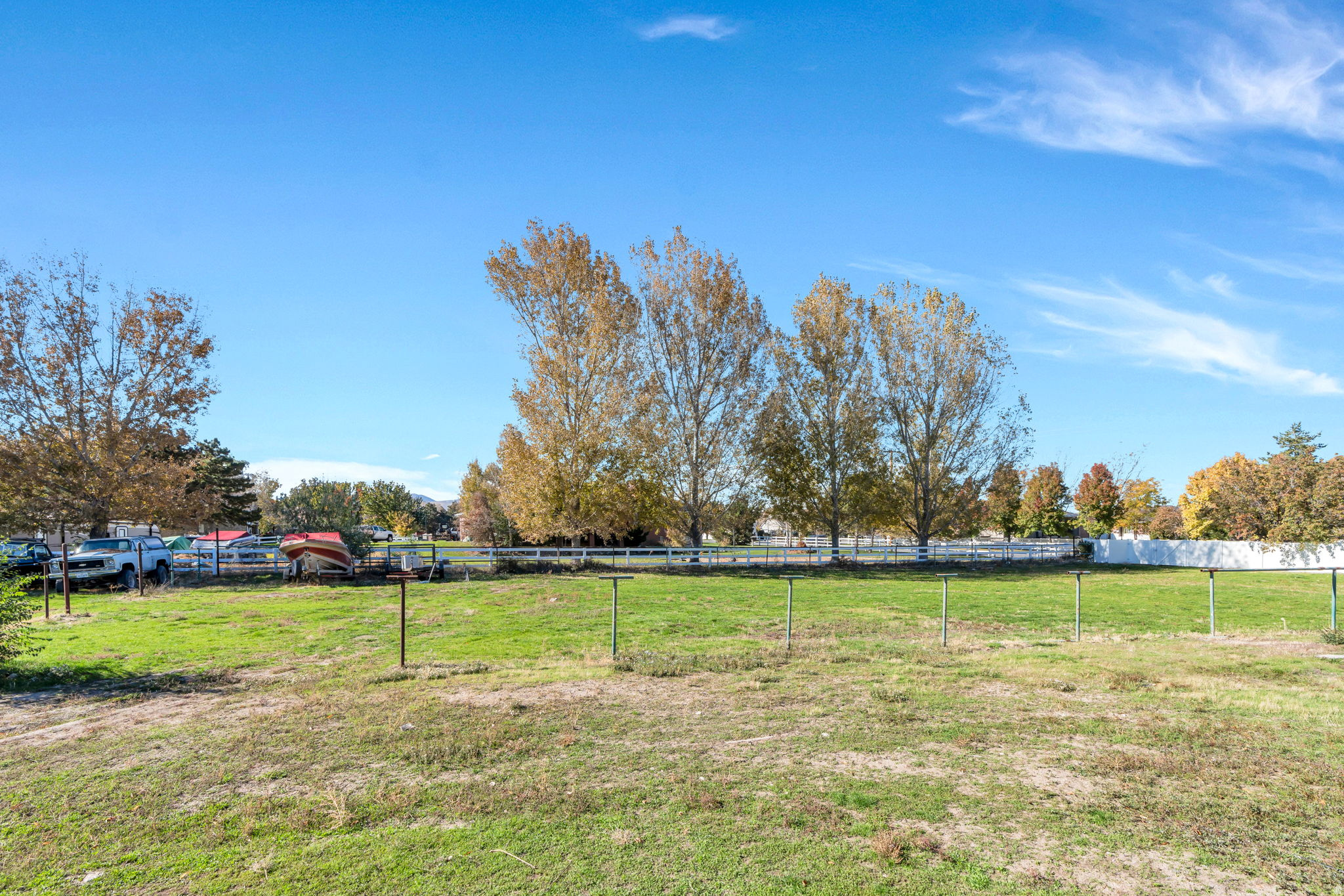 4056 W MULEY CT