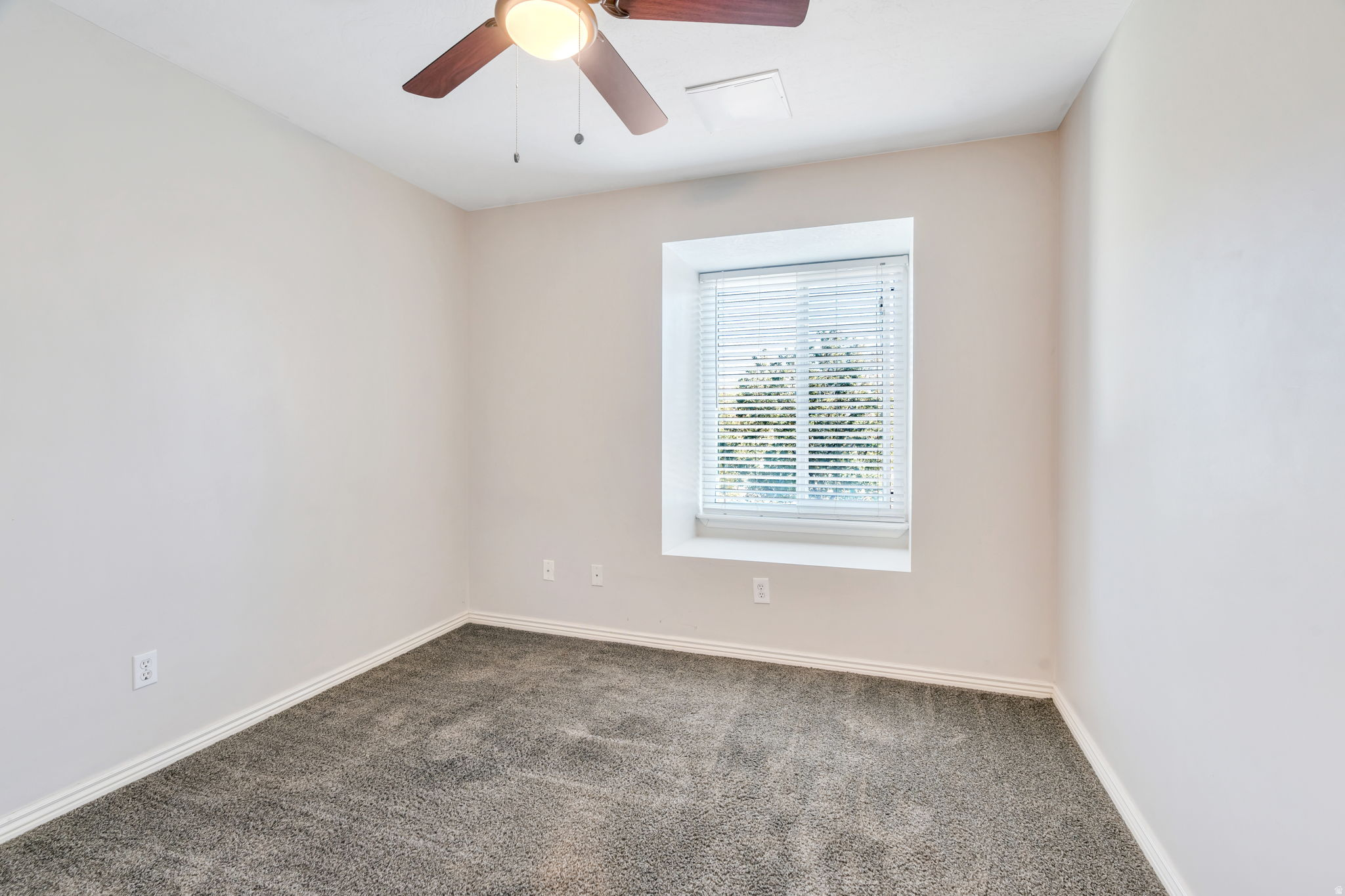 4056 W MULEY CT