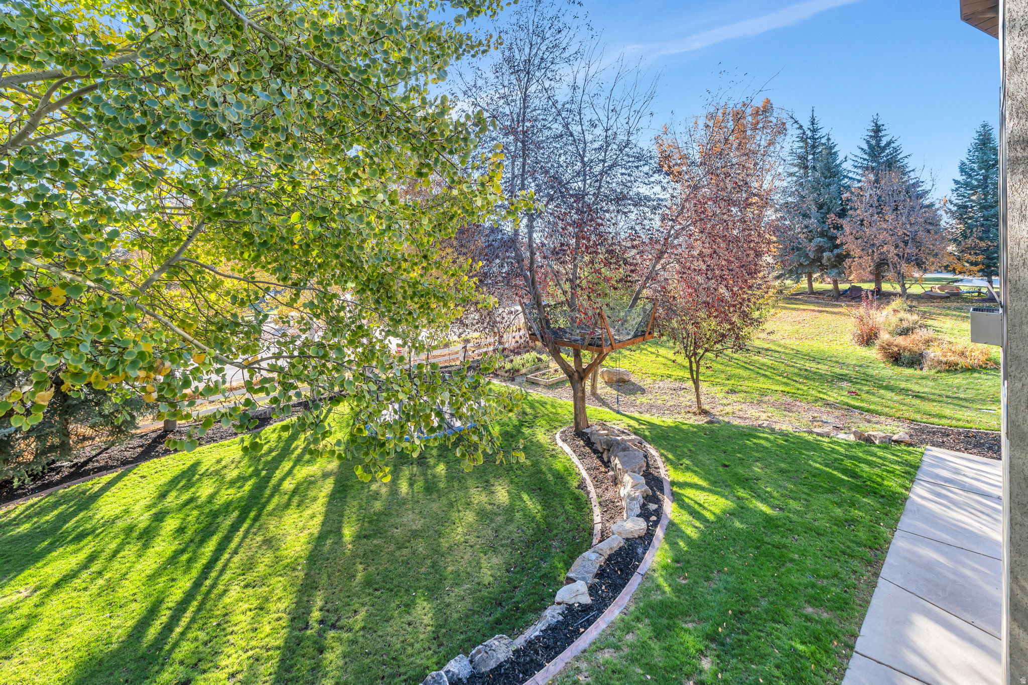 1146 N COTTAGE WAY
