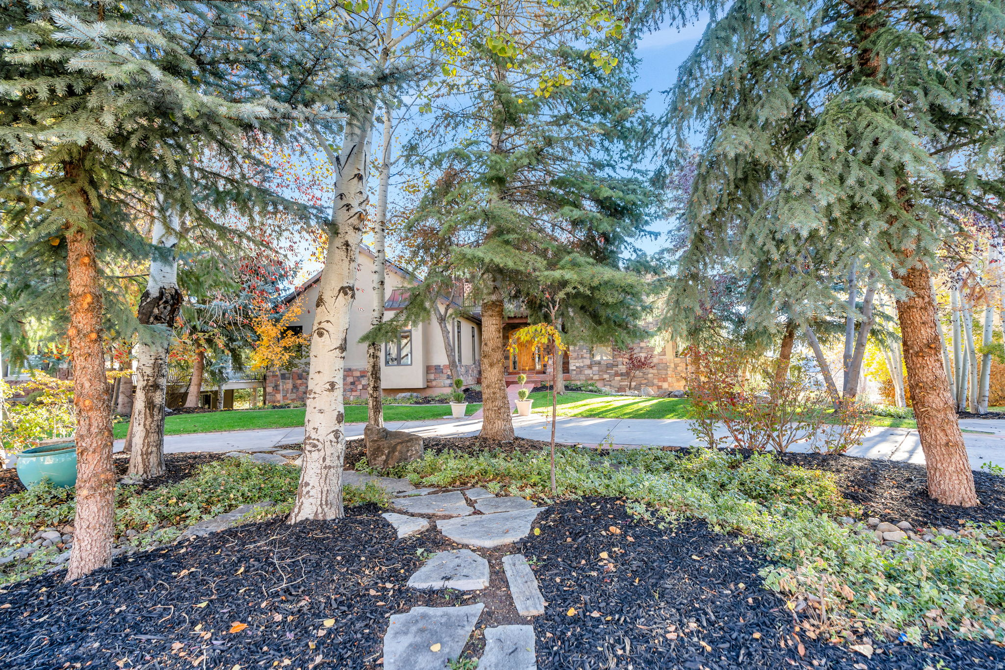 1146 N COTTAGE WAY