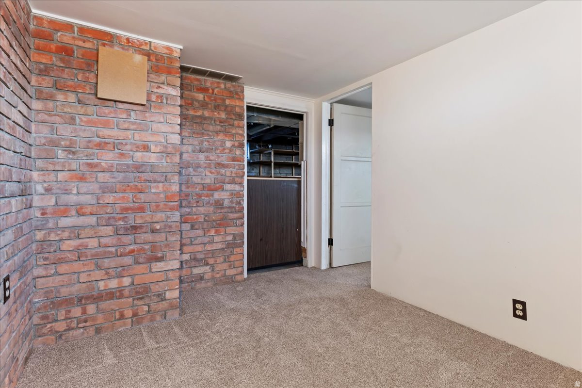55 ROOSEVELT AVE