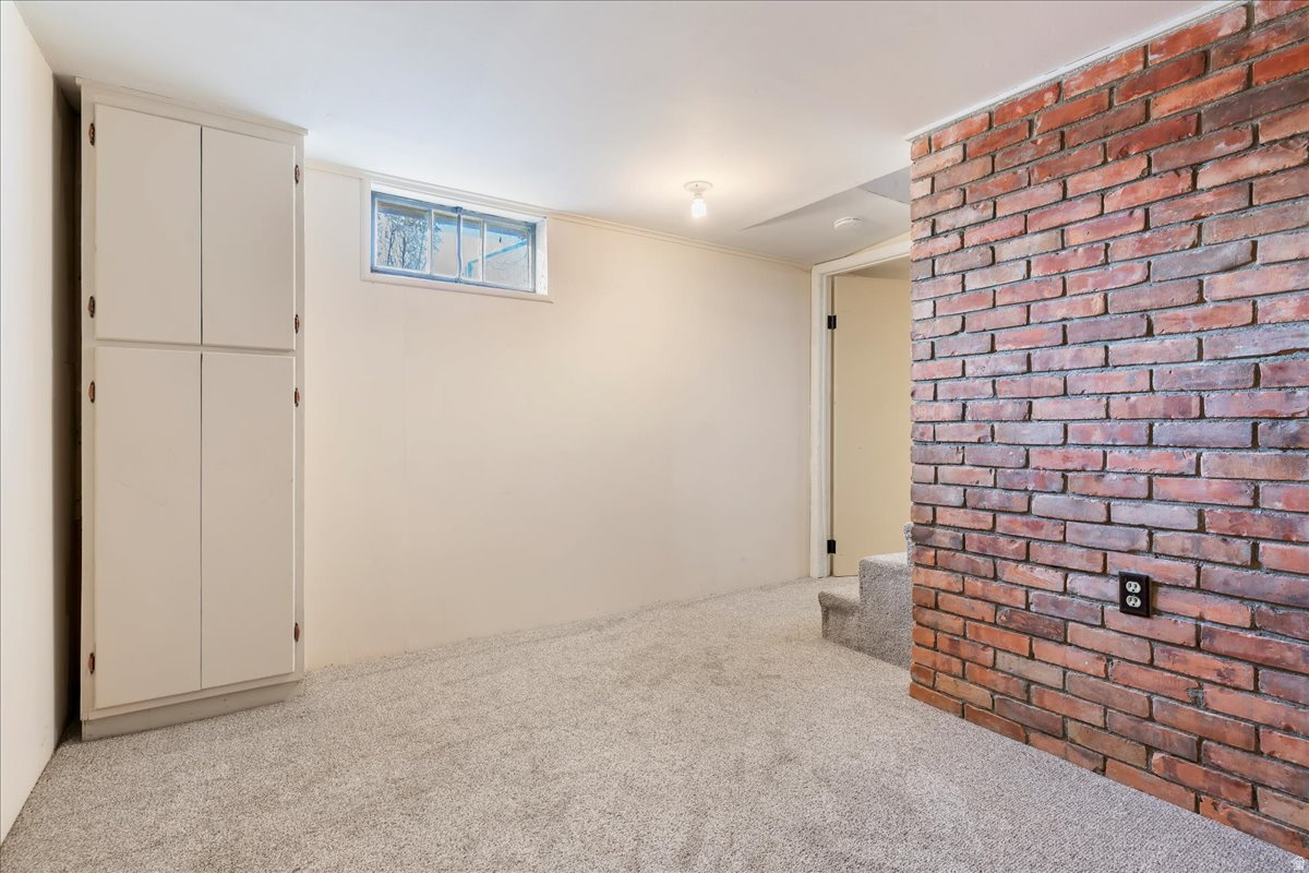 55 ROOSEVELT AVE