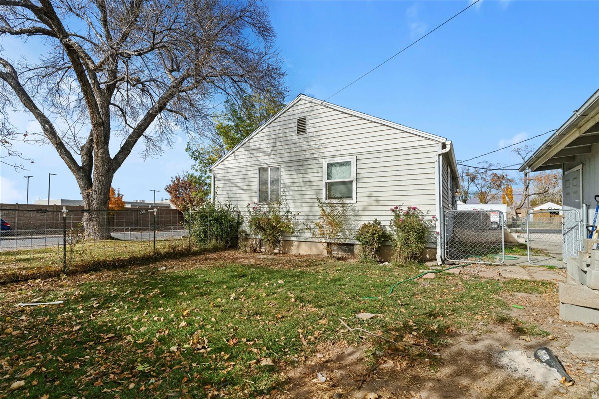 55 ROOSEVELT AVE