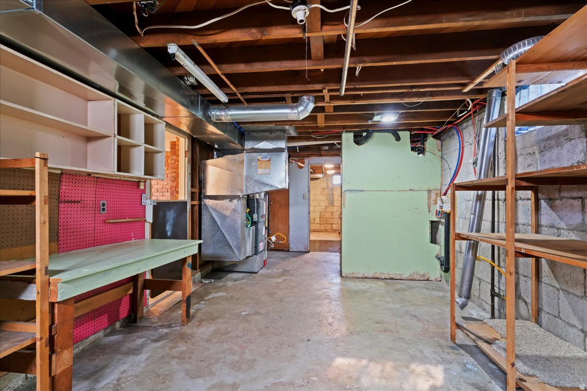 55 ROOSEVELT AVE