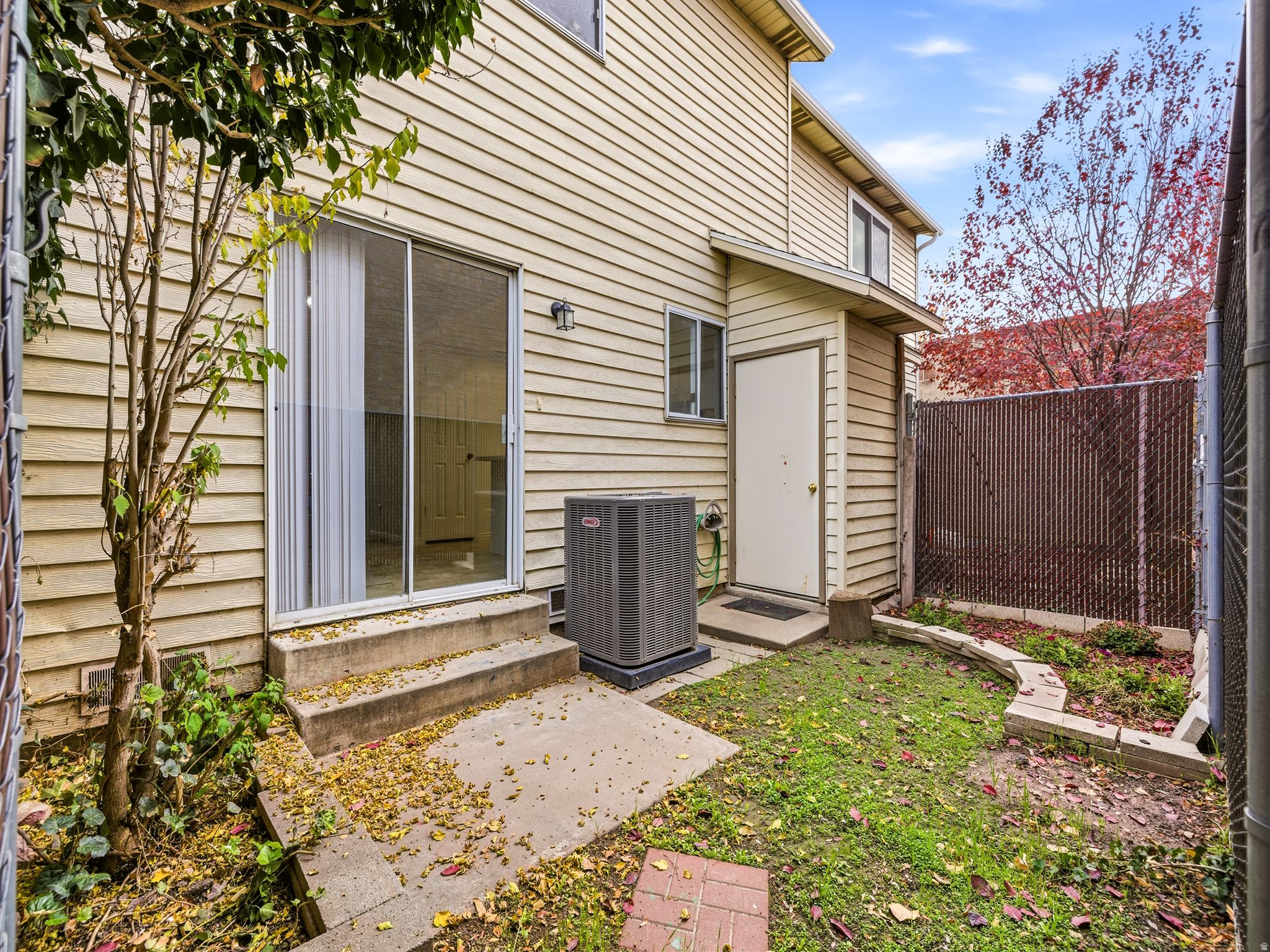 201 N GENEVA RD #3
