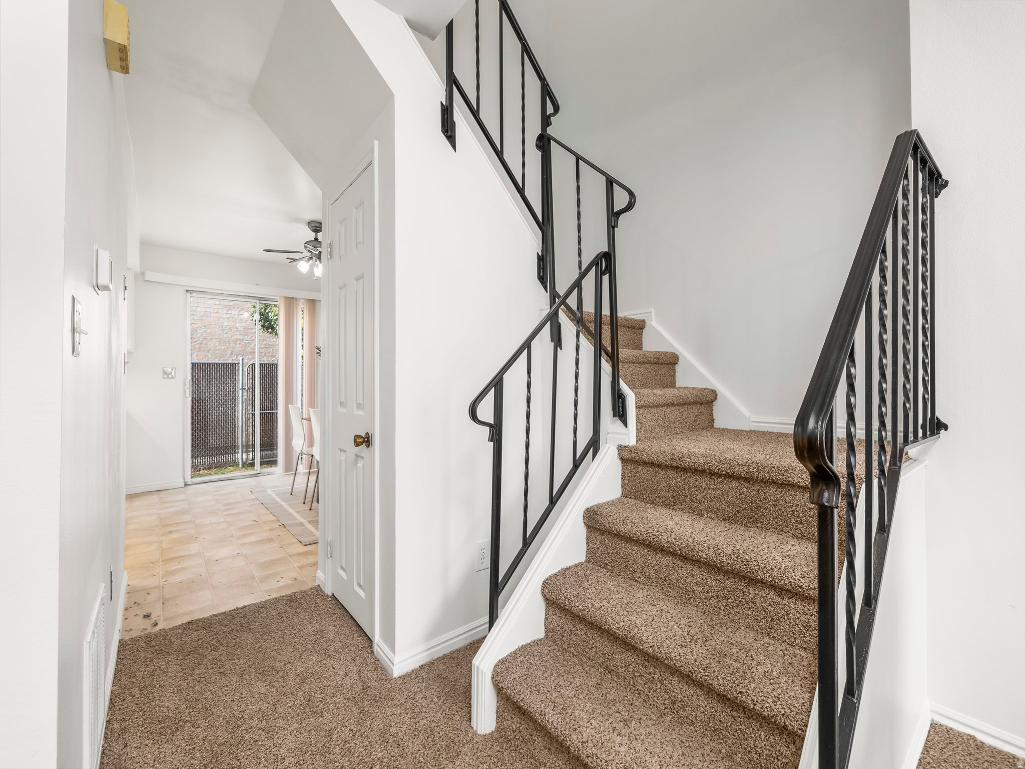 201 N GENEVA RD #3
