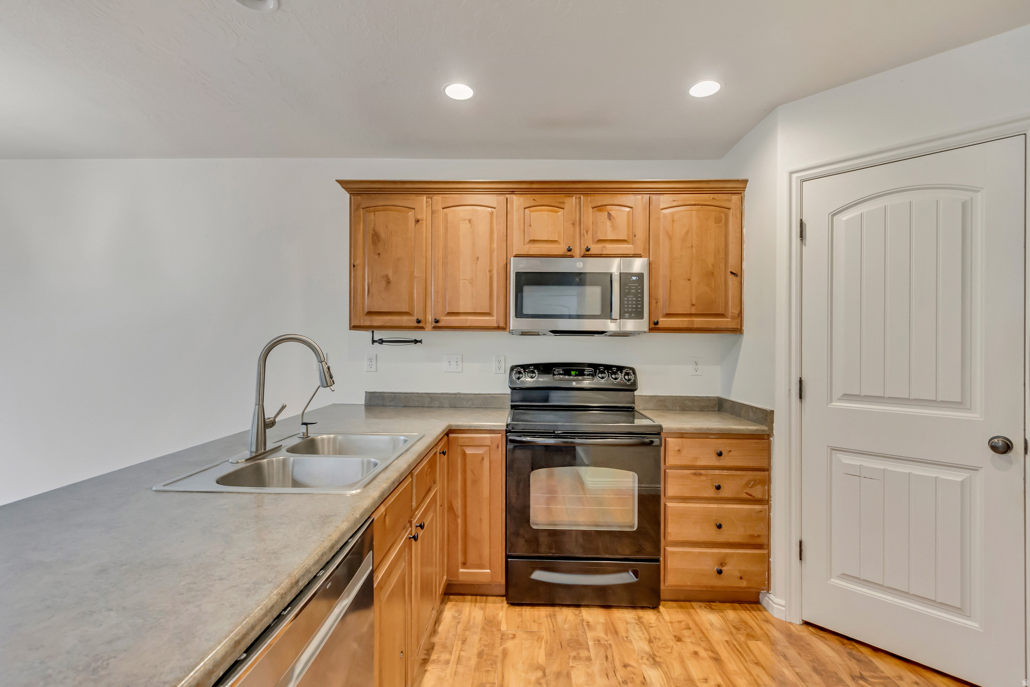 8121 N PLUM CIR