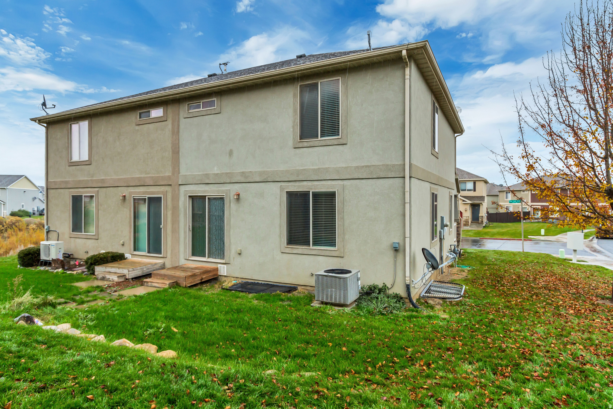 8121 N PLUM CIR