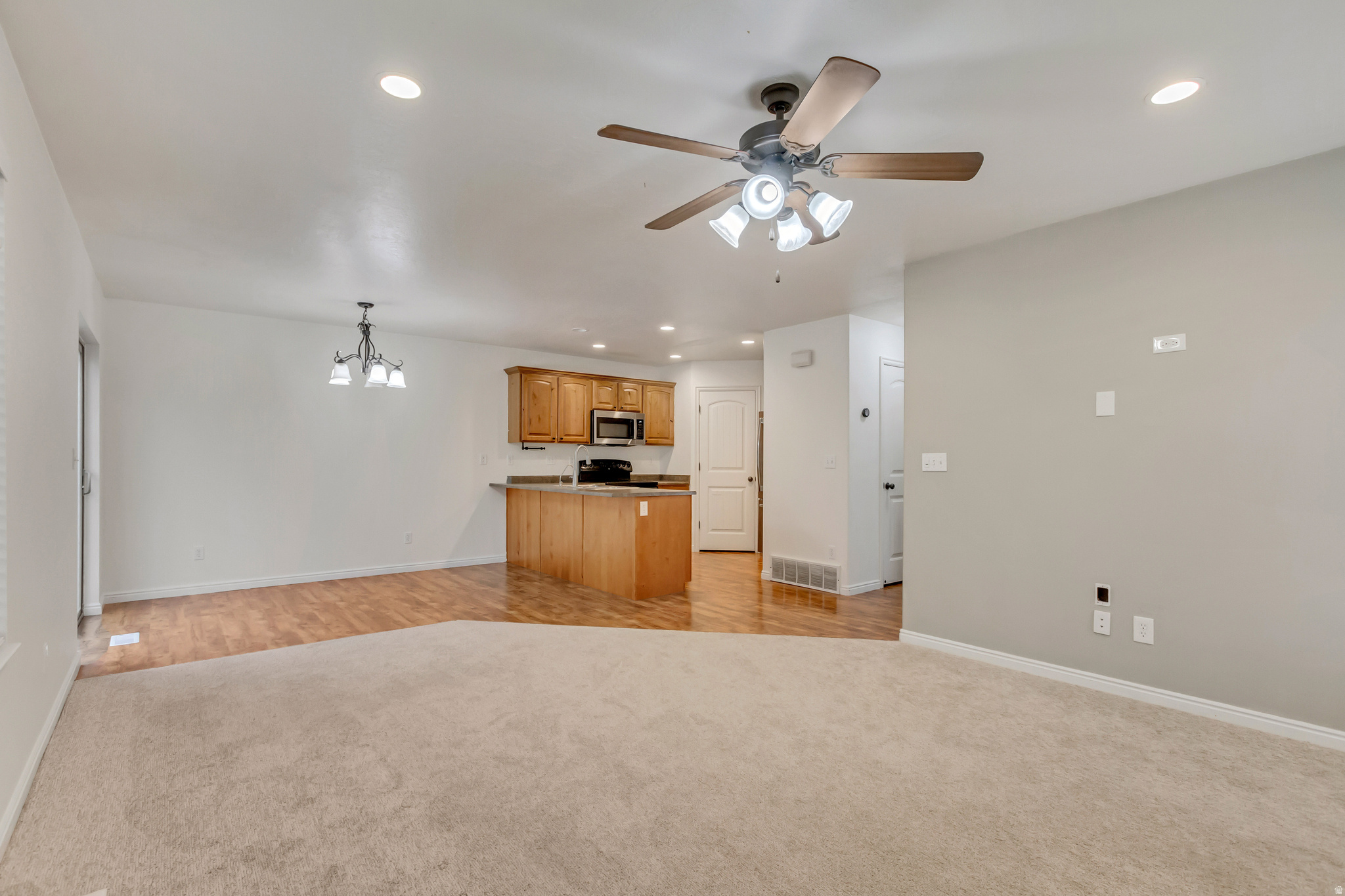 8121 N PLUM CIR