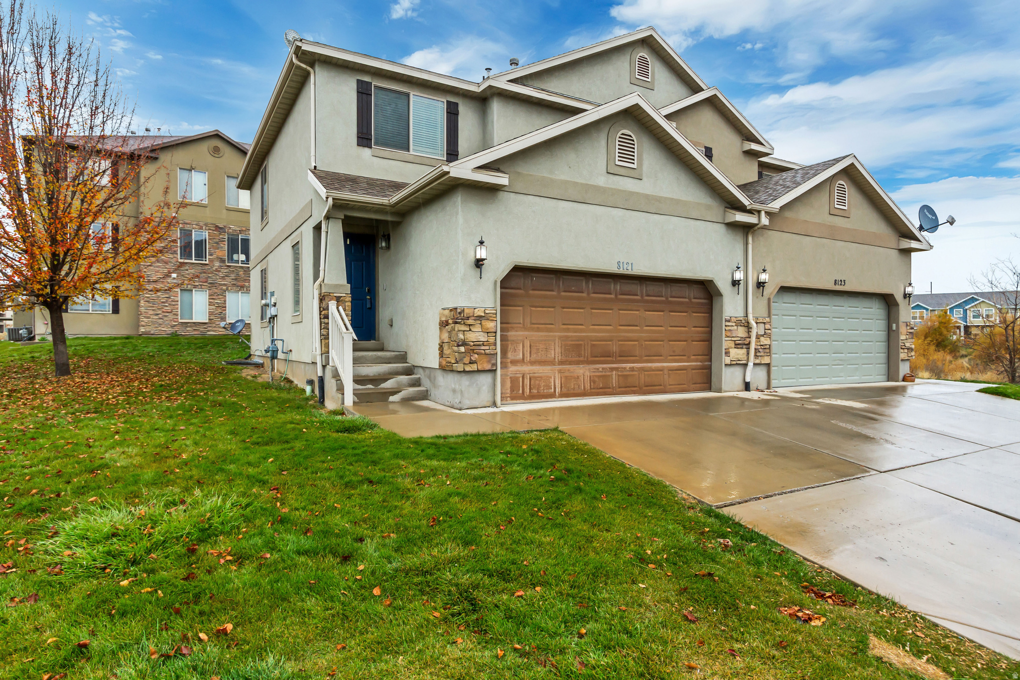 8121 N PLUM CIR
