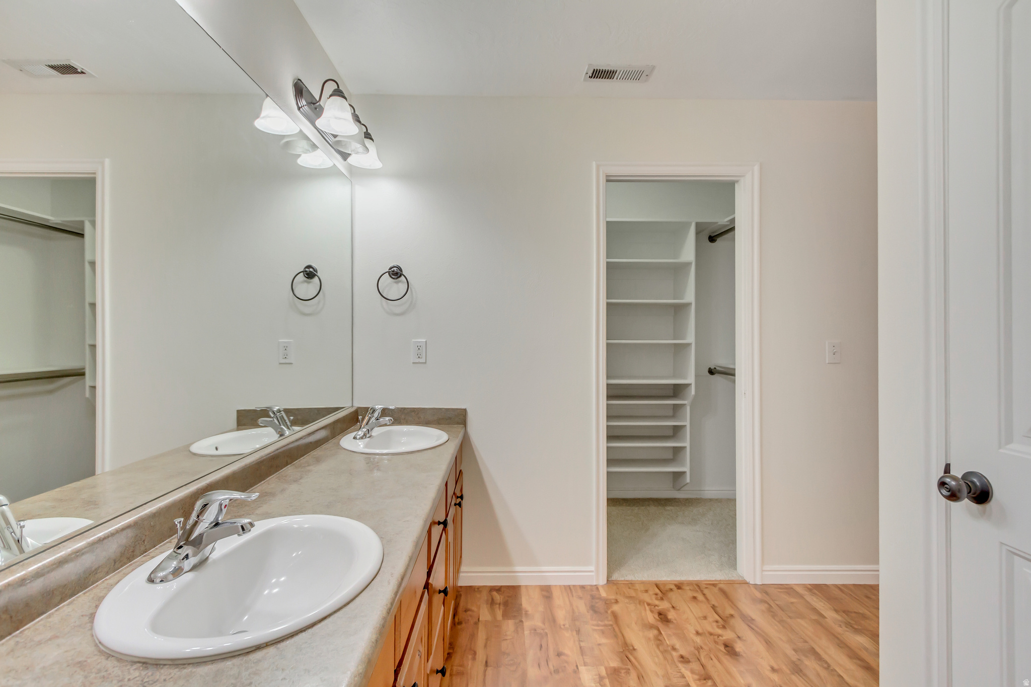 8121 N PLUM CIR