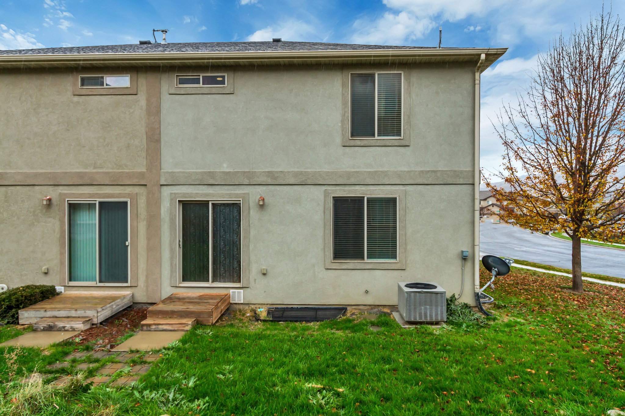 8121 N PLUM CIR