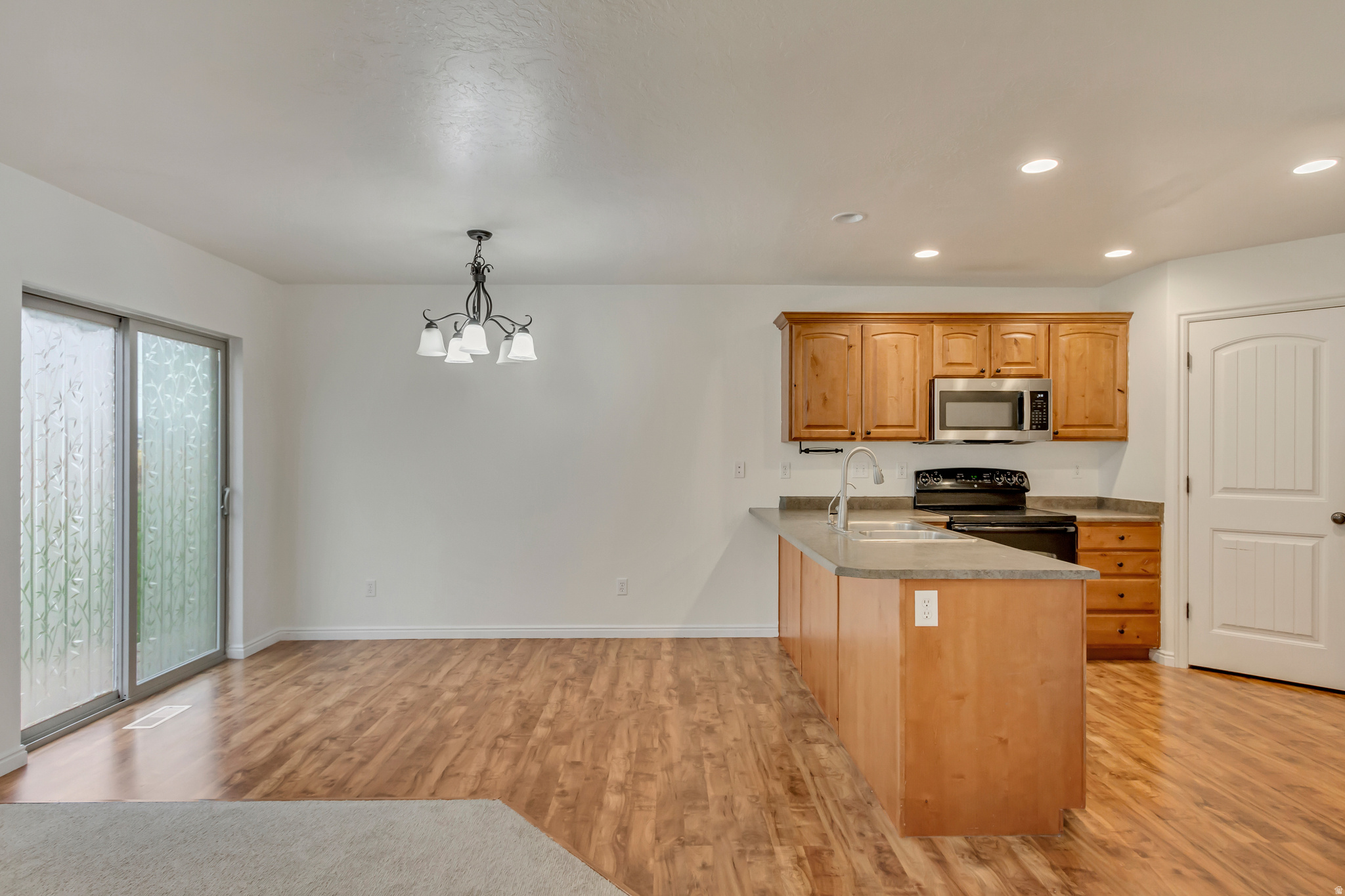 8121 N PLUM CIR