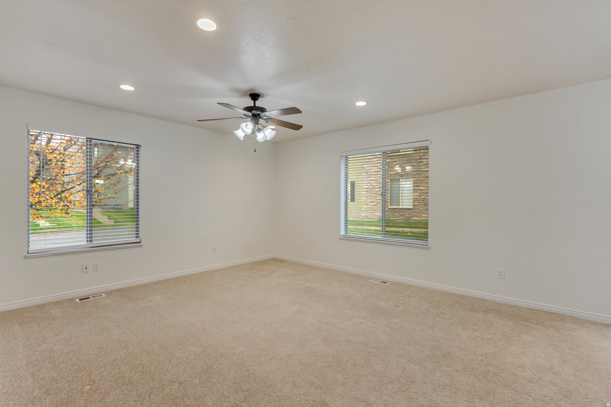 8121 N PLUM CIR