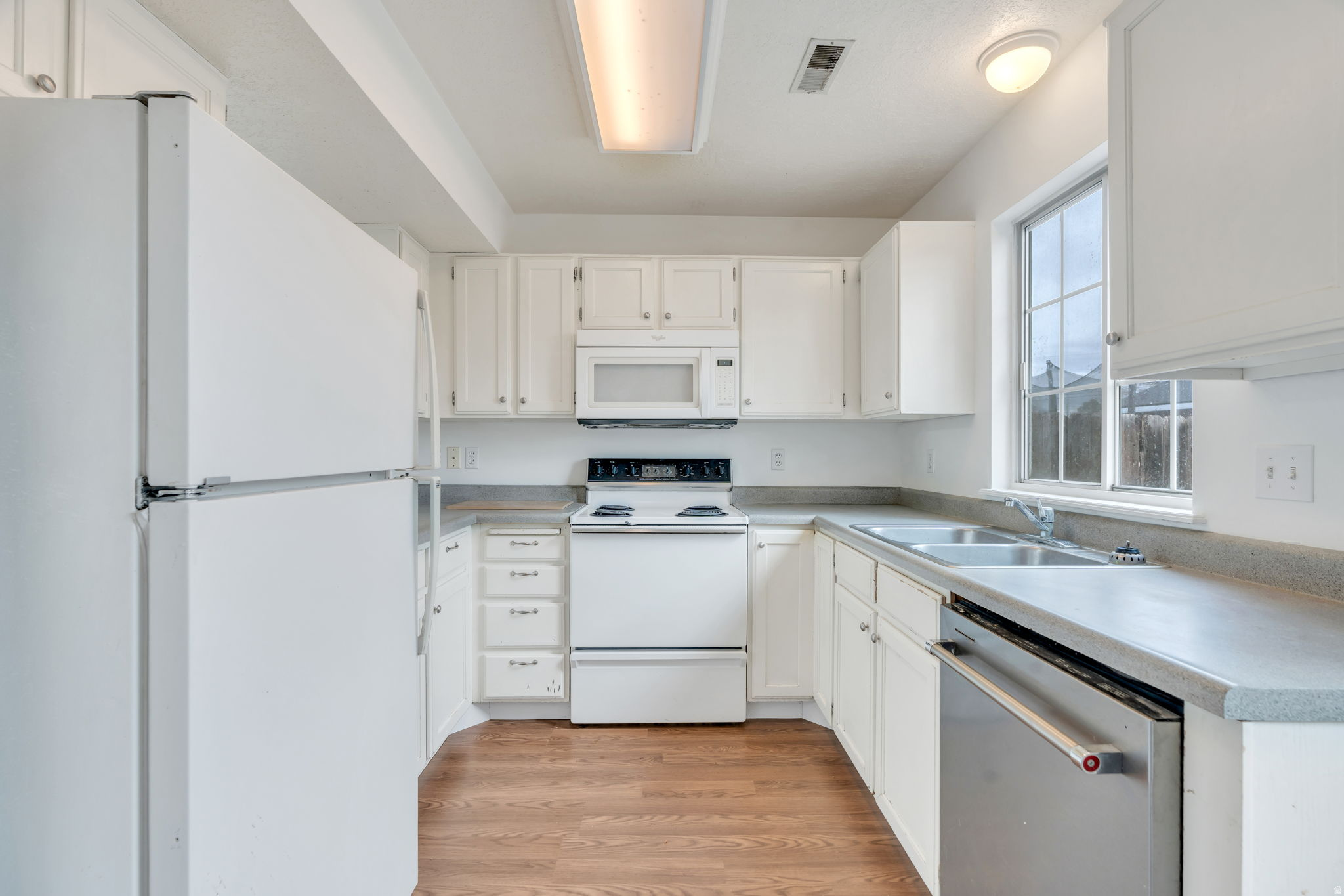 582 N 2310 W #582