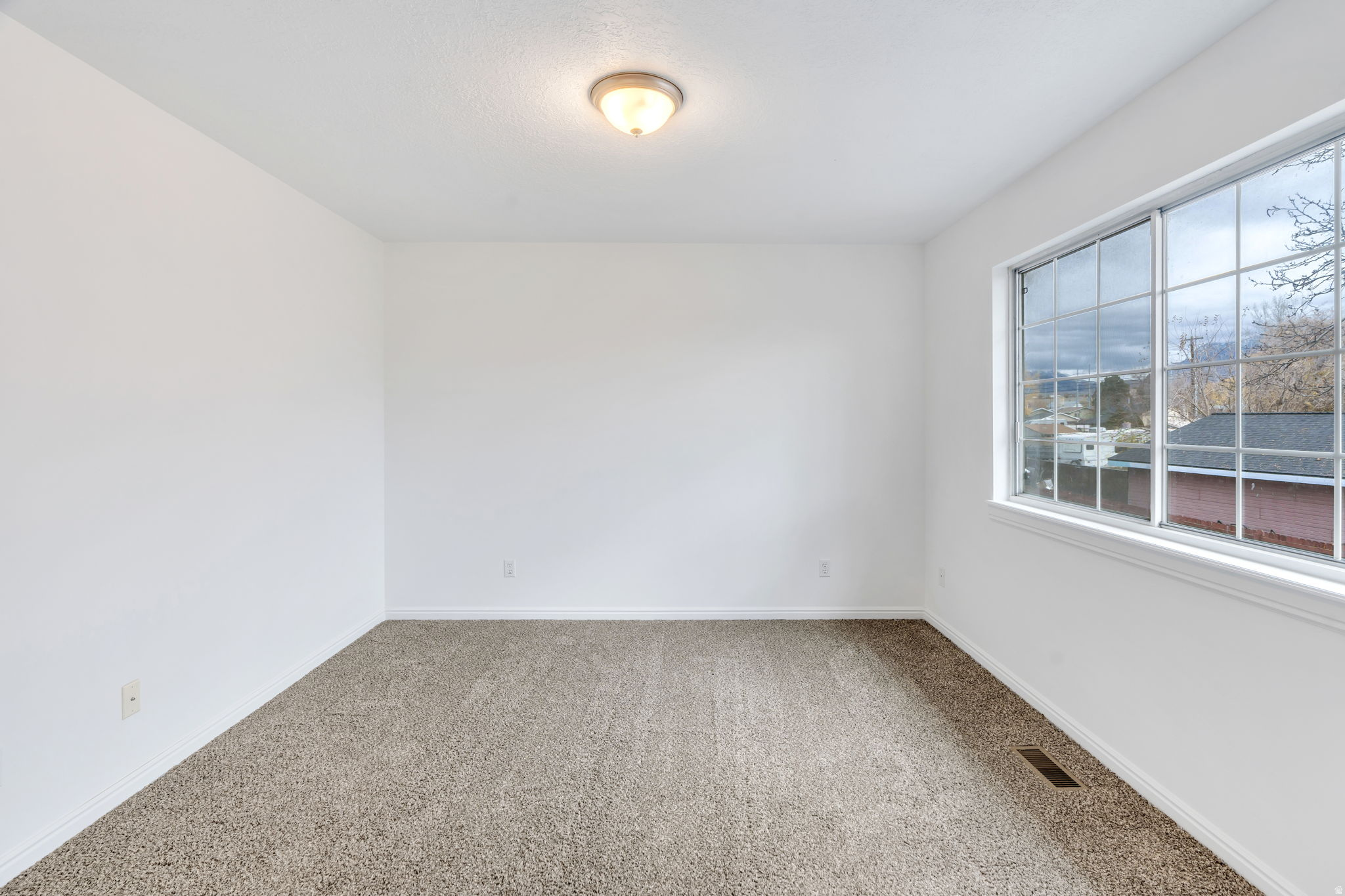 582 N 2310 W #582