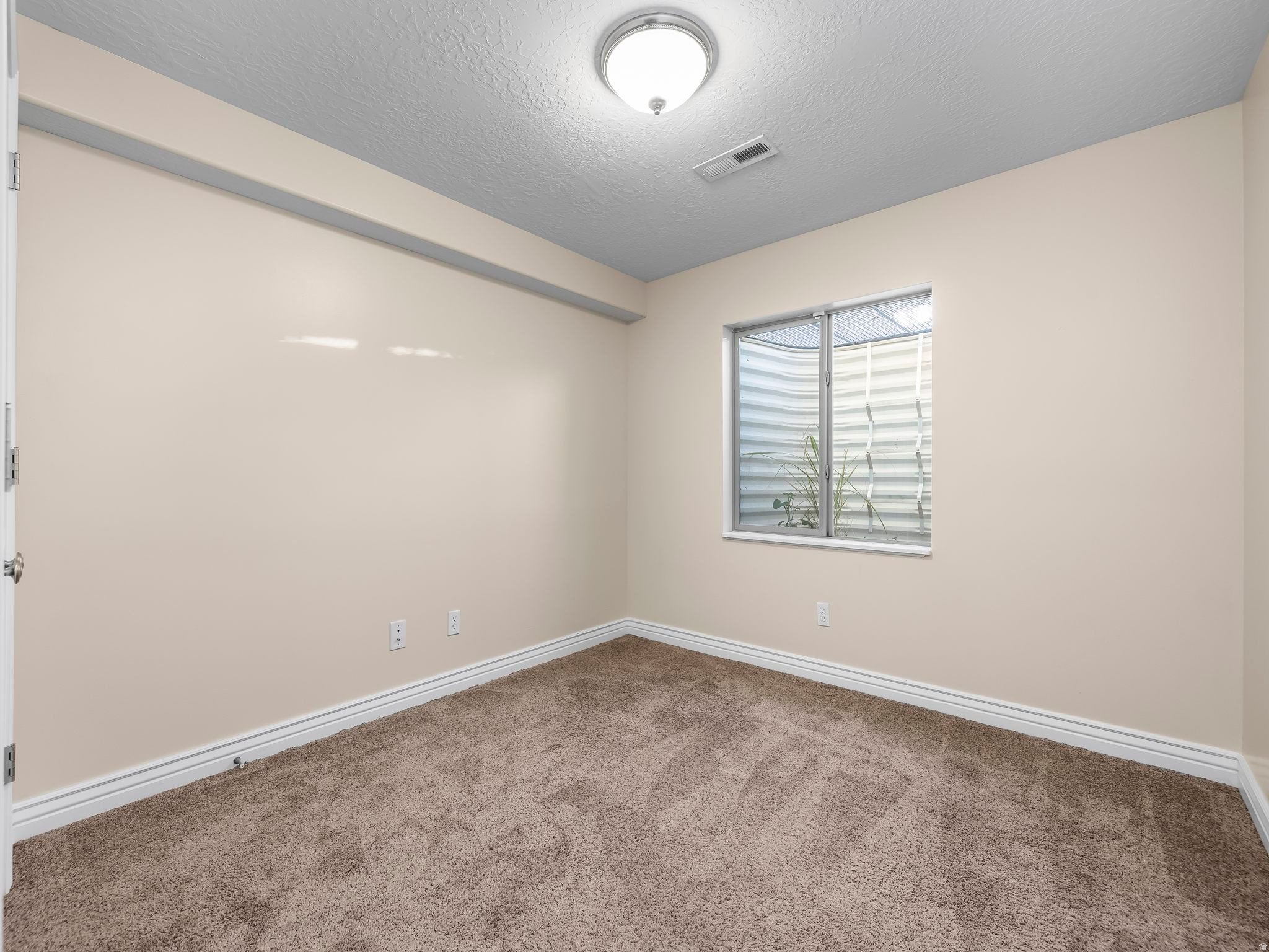 9242 N EMERALD LAKE CV