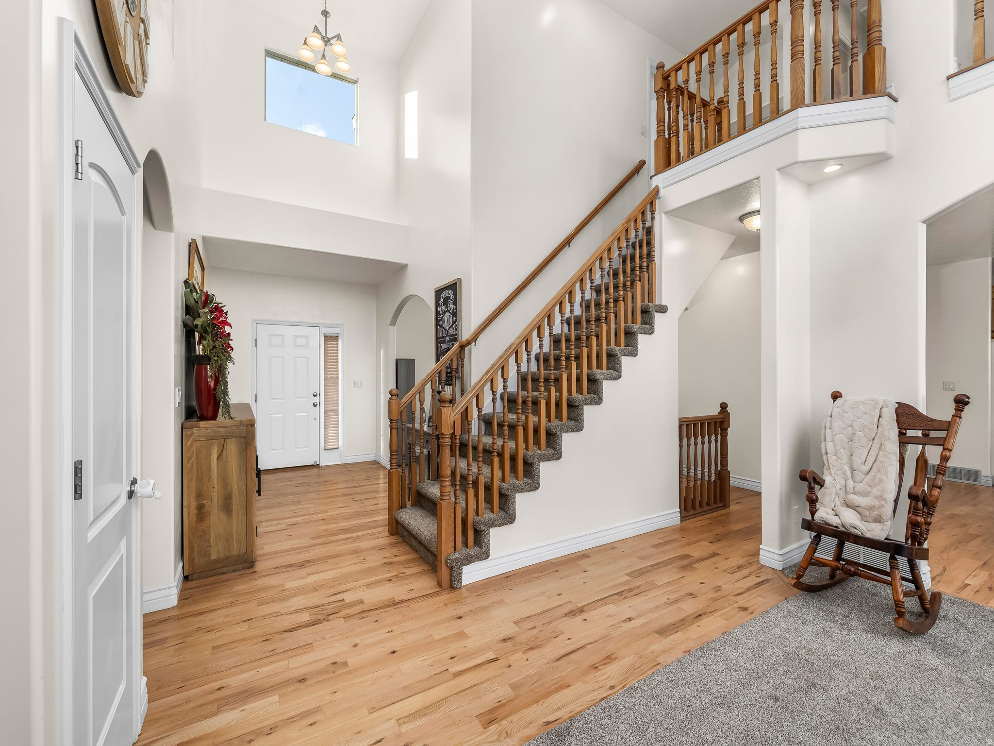 9242 N EMERALD LAKE CV