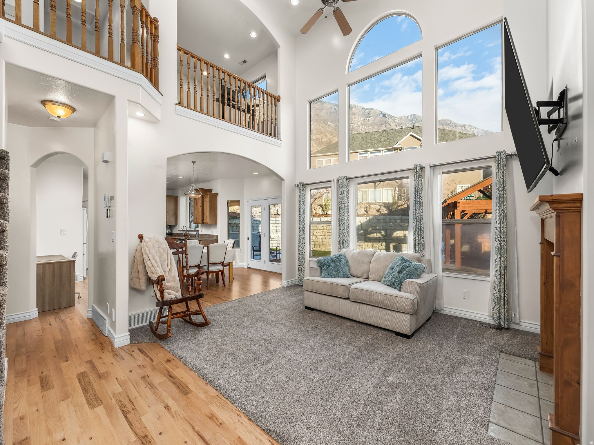 9242 N EMERALD LAKE CV