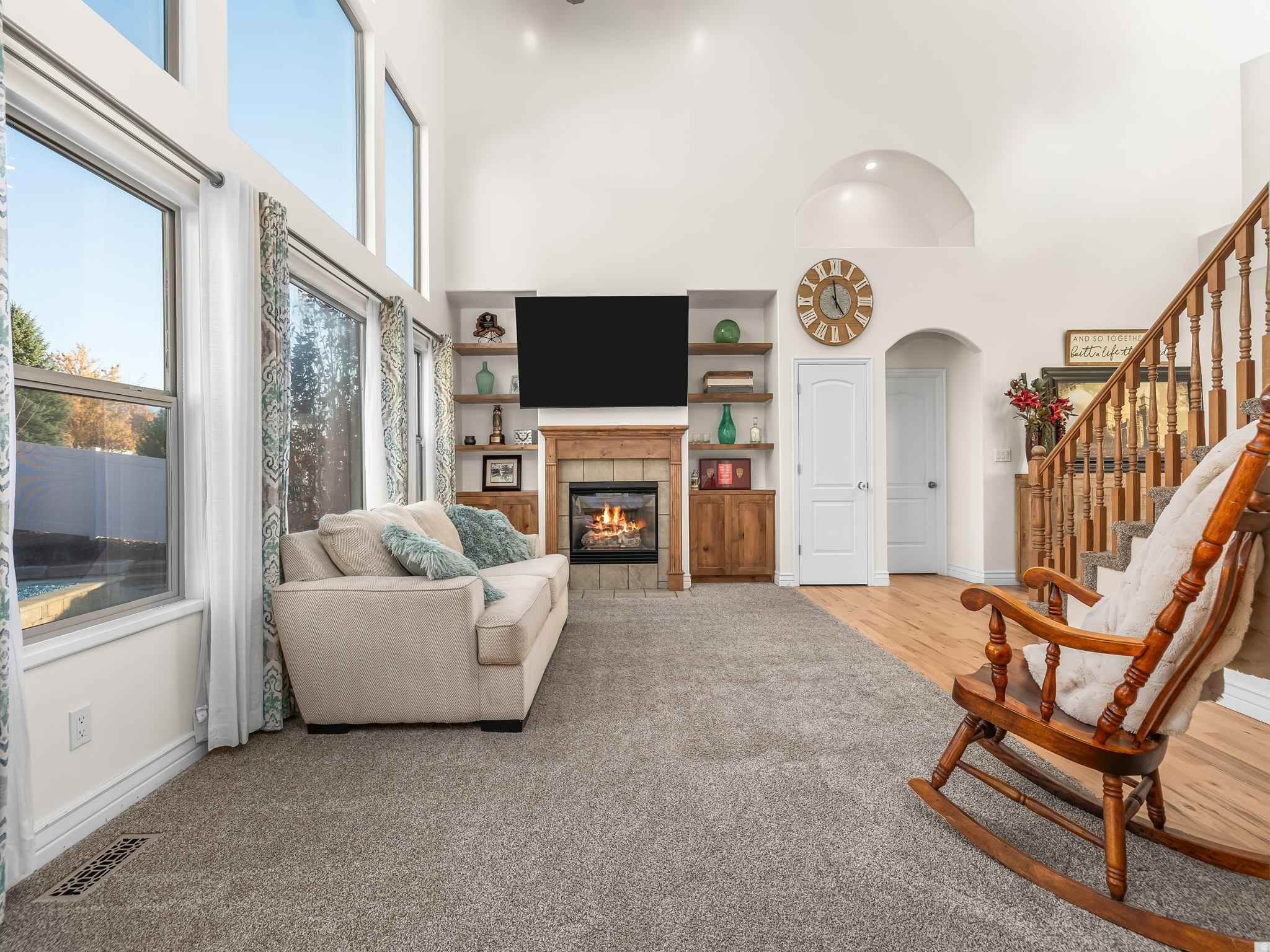 9242 N EMERALD LAKE CV